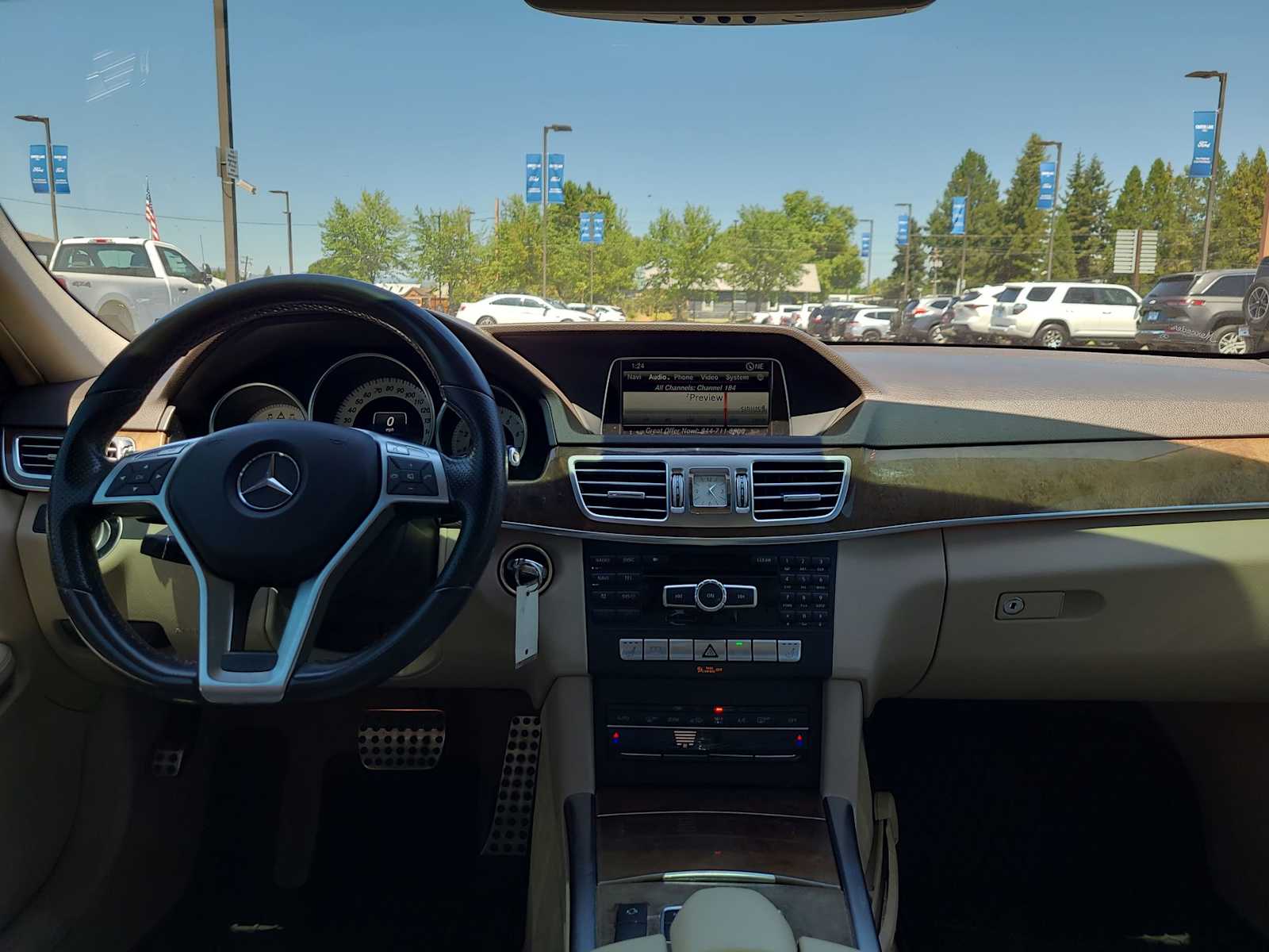 Thumbnail: 2014 Mercedes-Benz E-Class - 18