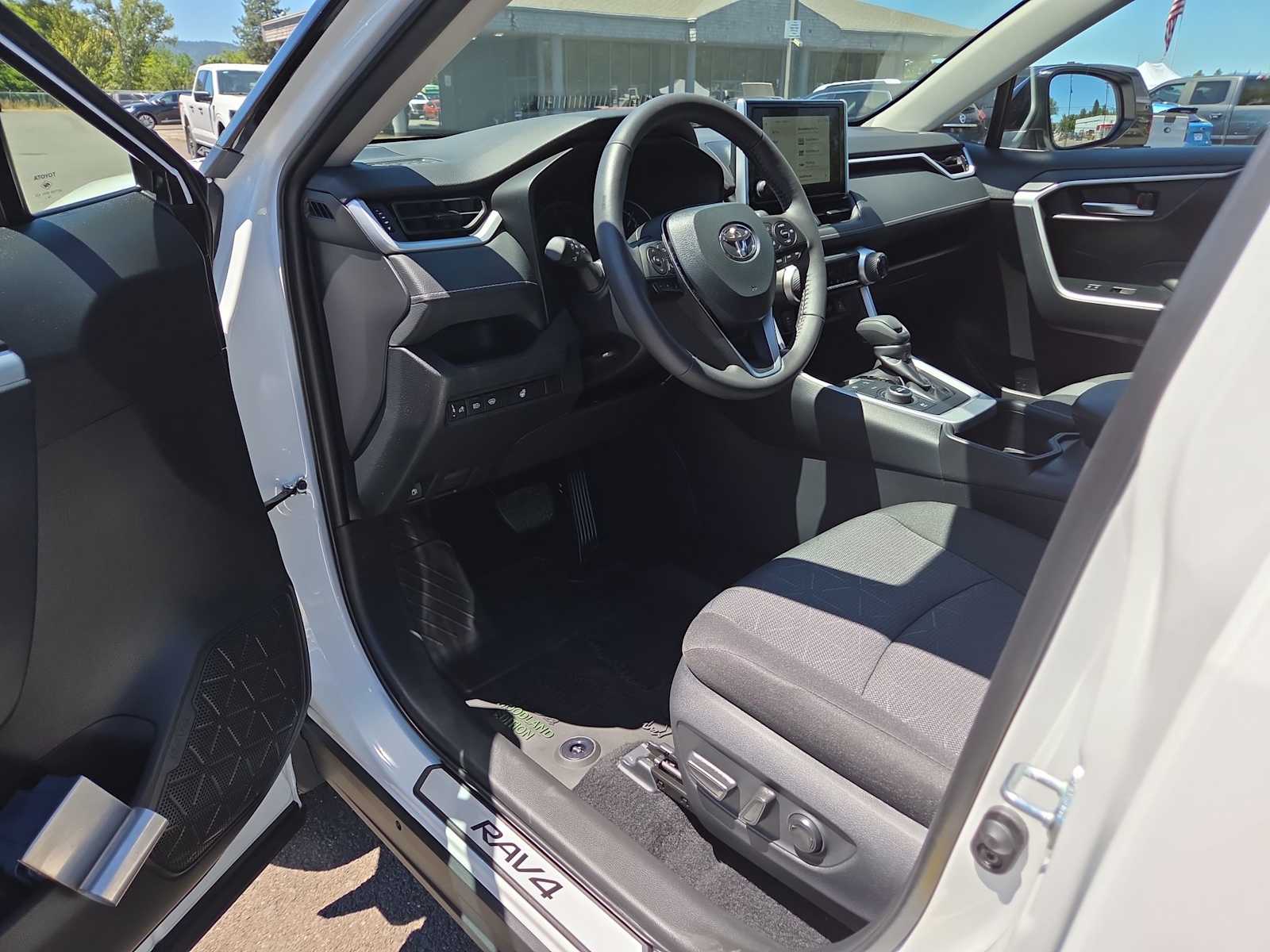 Thumbnail: 2025 Toyota RAV4 - 10