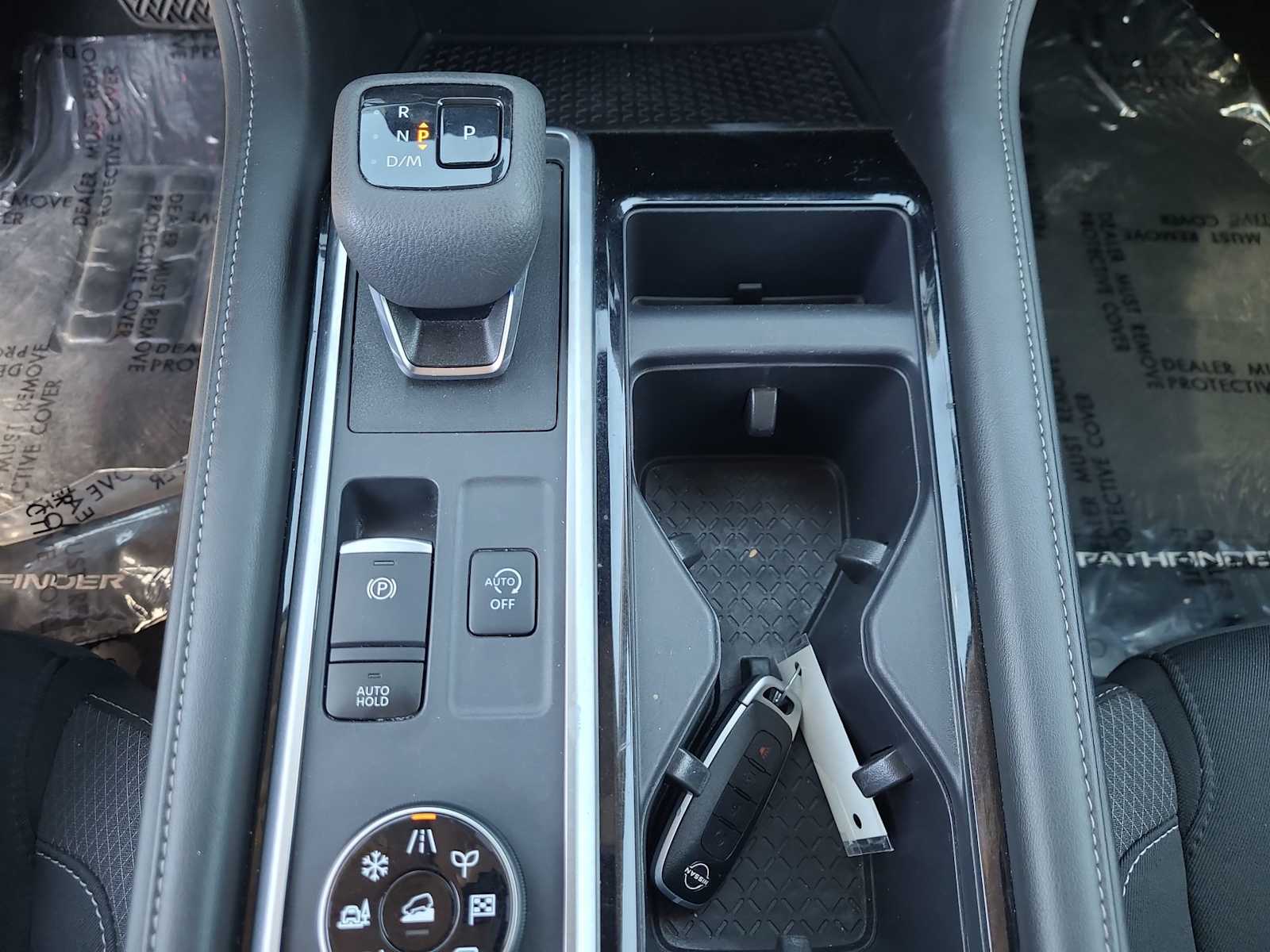 Thumbnail: 2024 Nissan Pathfinder - 25