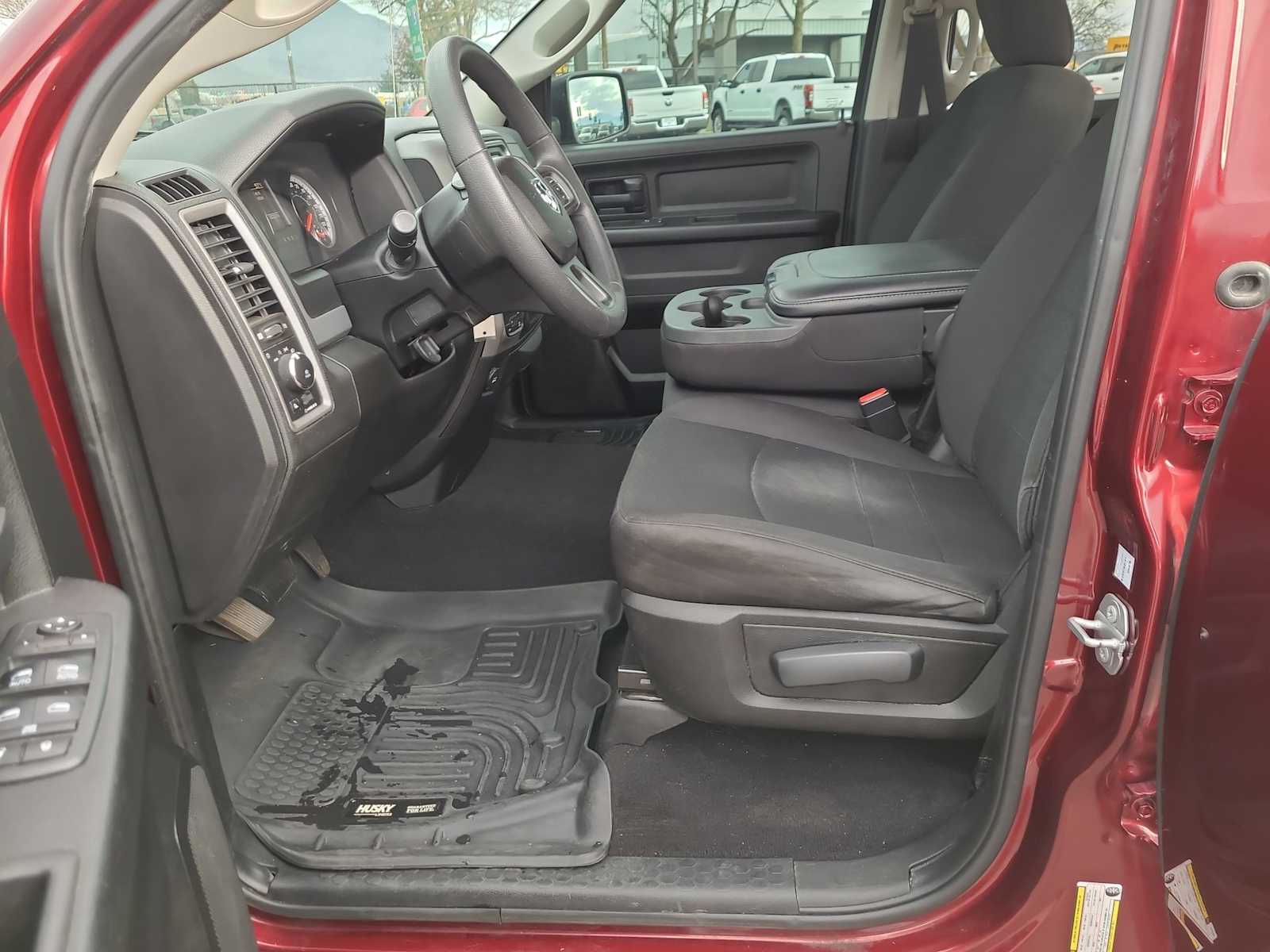 Thumbnail: 2019 RAM 1500 Classic - 19