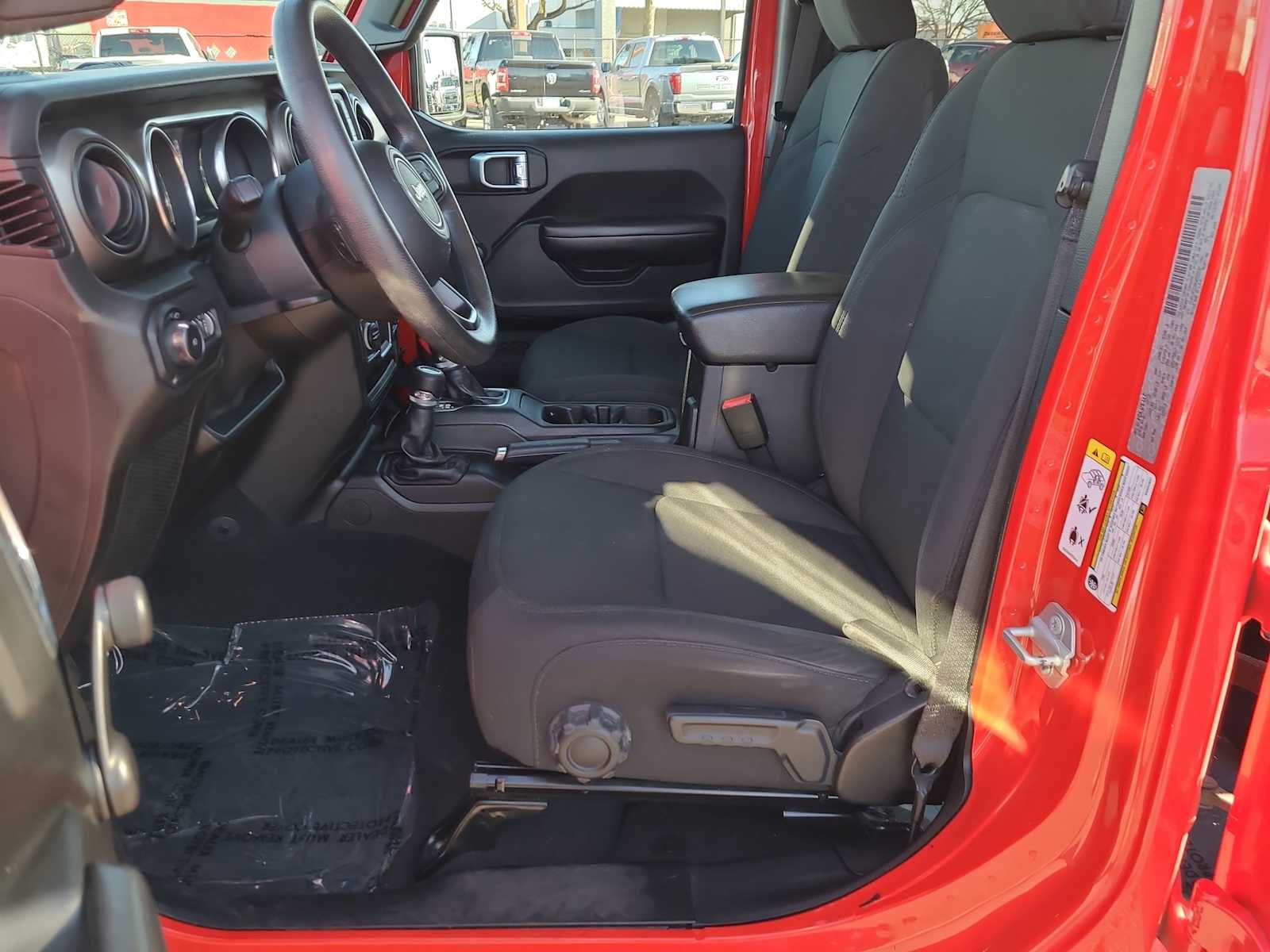 Thumbnail: 2019 Jeep Wrangler - 19