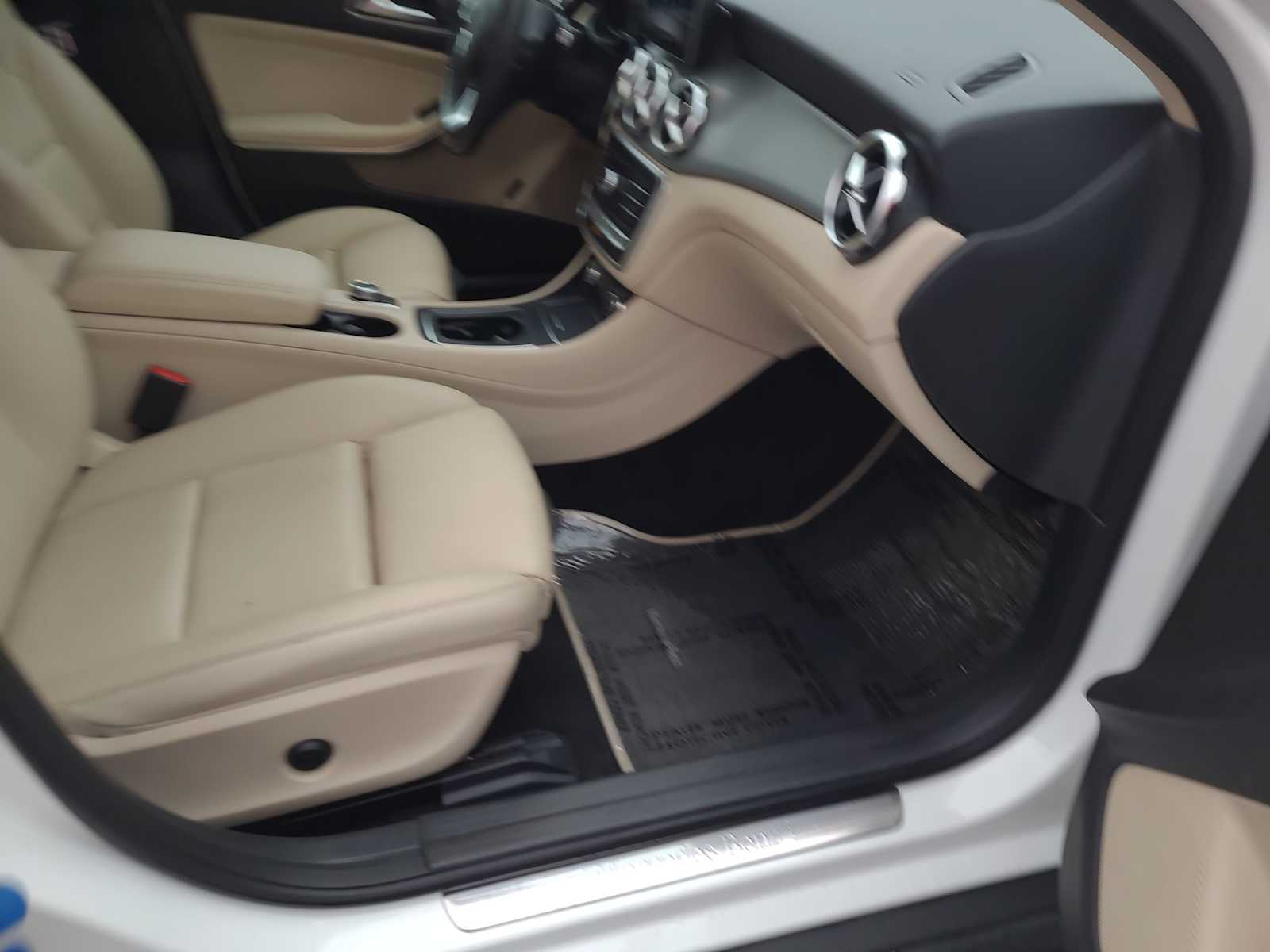 Thumbnail: 2019 Mercedes-Benz GLA - 22