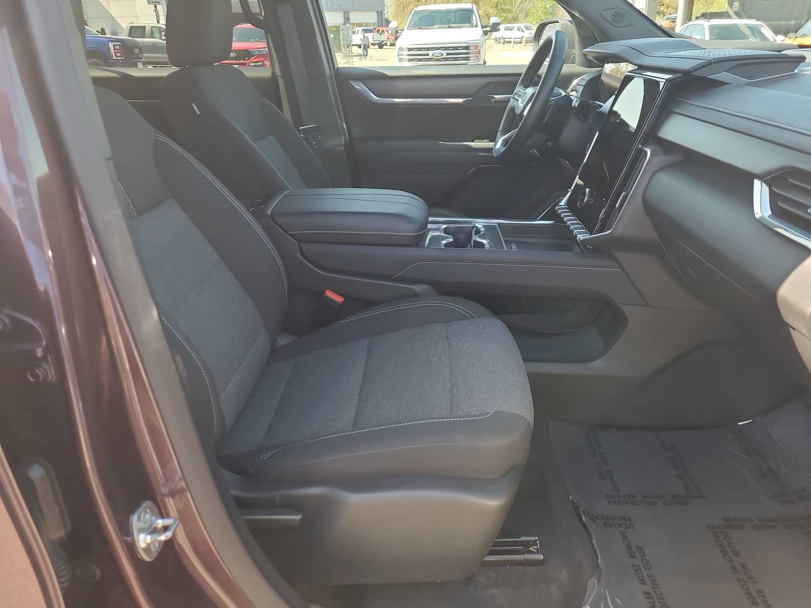 Thumbnail: 2025 GMC Acadia - 22