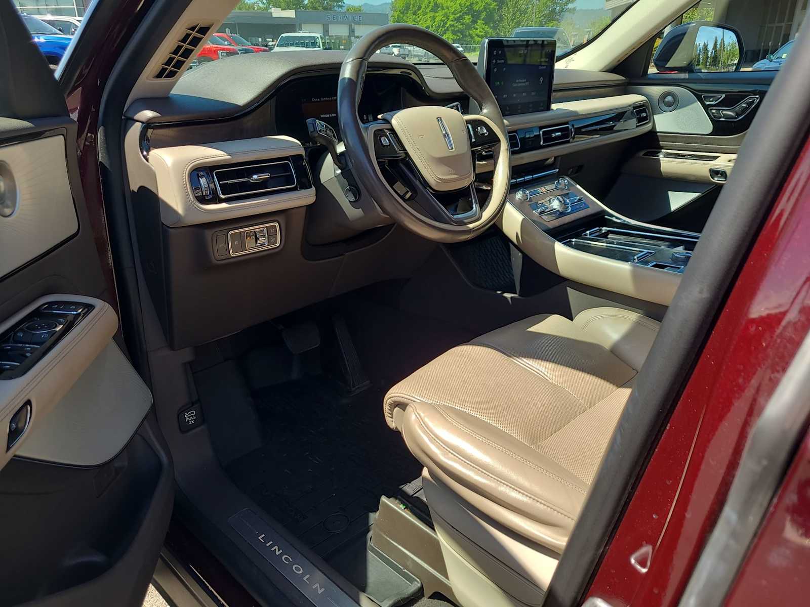 Thumbnail: 2020 Lincoln Aviator - 10