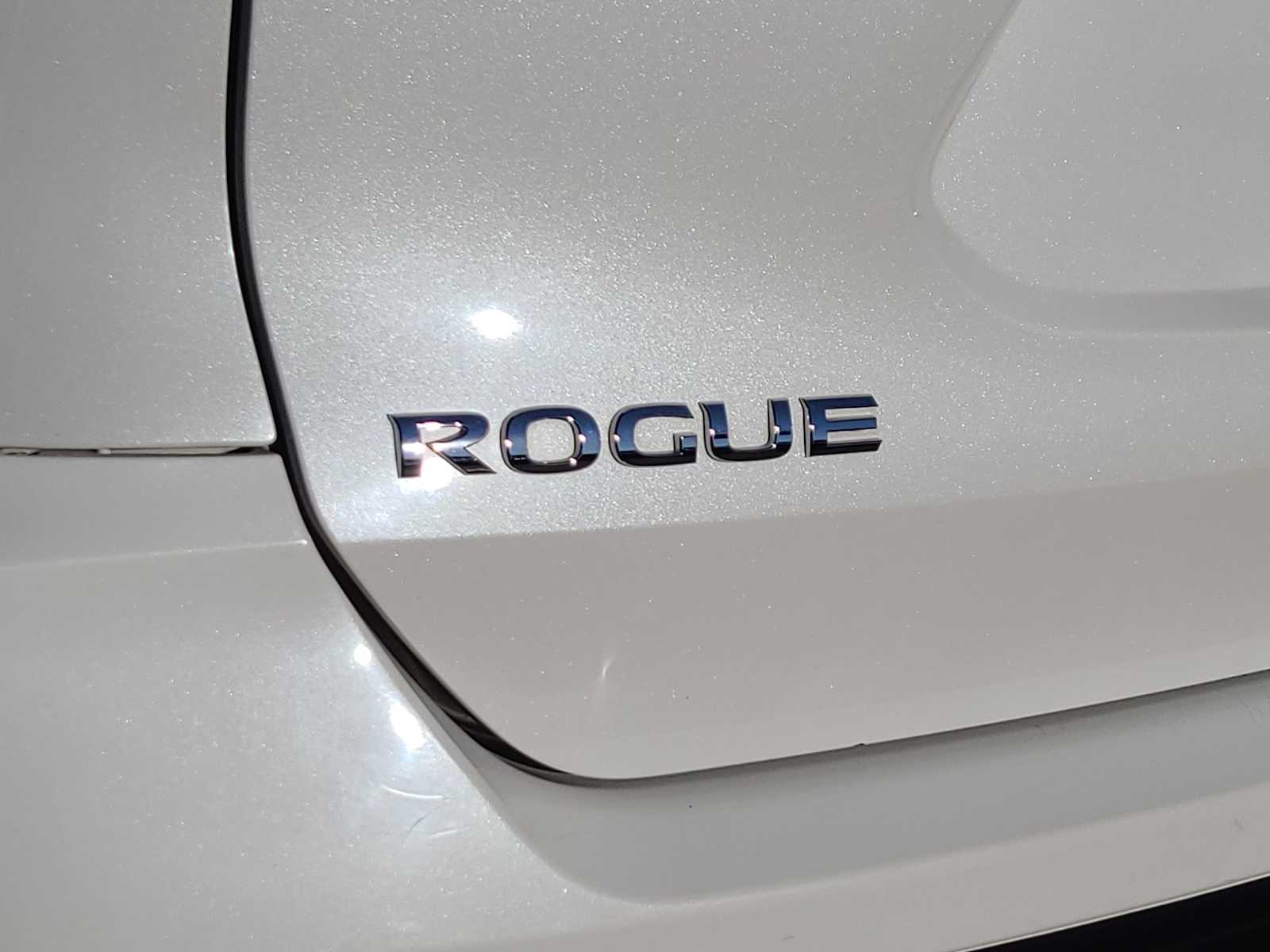 Thumbnail: 2017 Nissan Rogue - 15