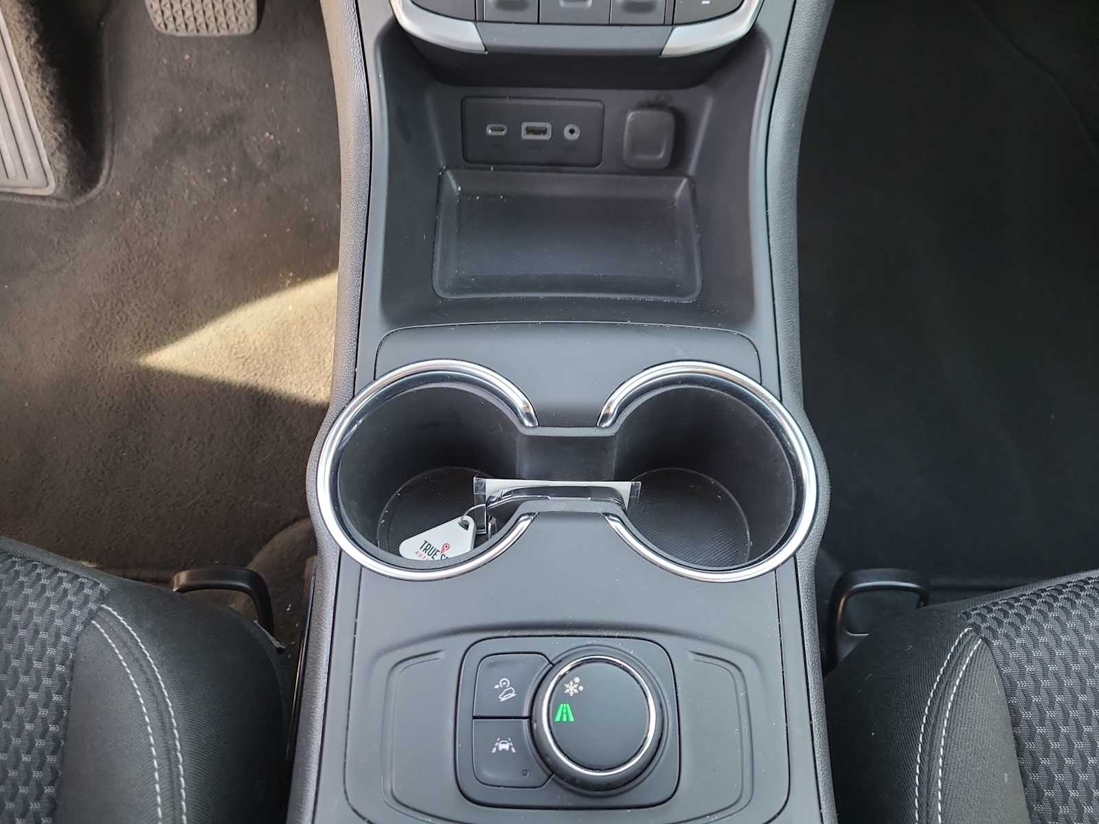 Thumbnail: 2024 GMC Terrain - 25