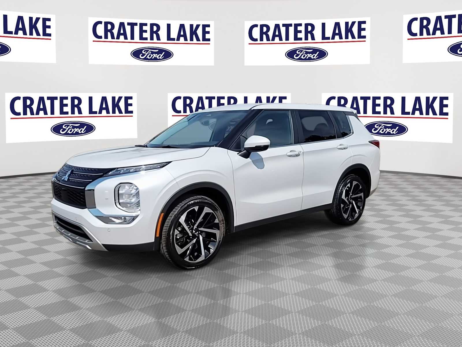 Thumbnail: 2024 Mitsubishi Outlander - 4