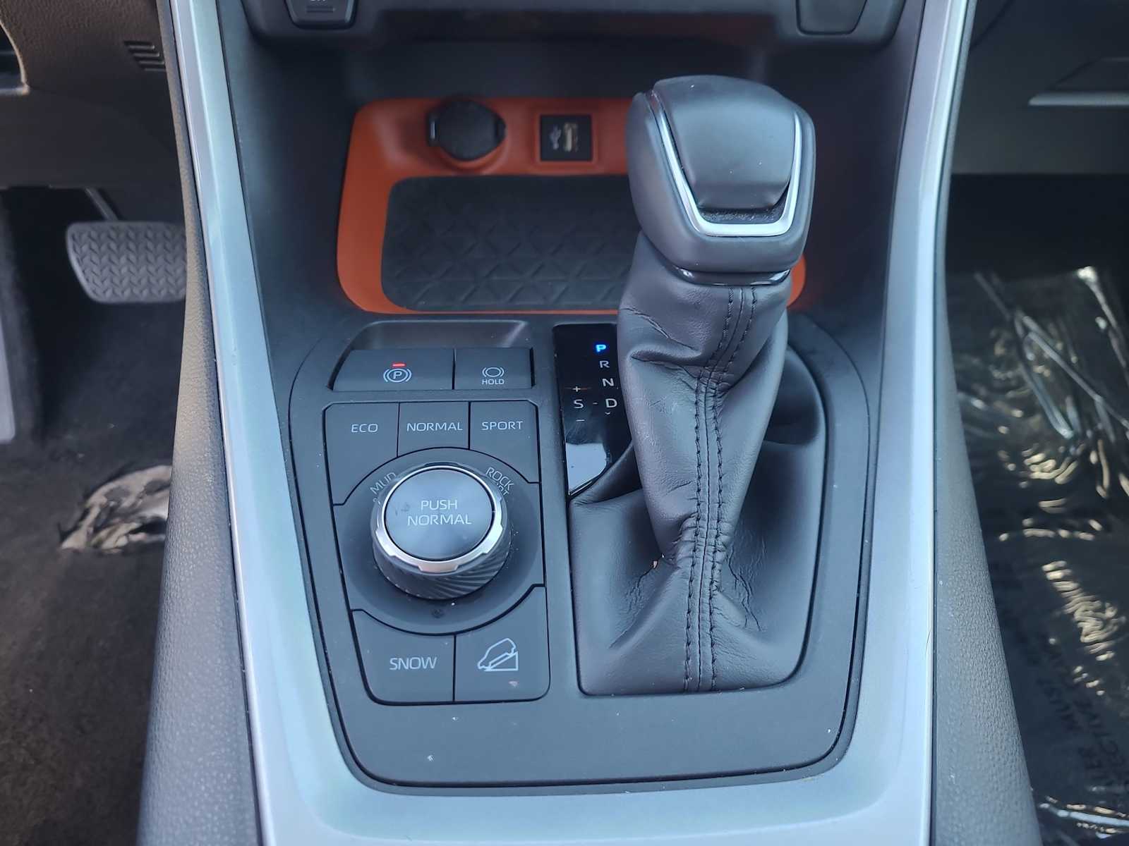 Thumbnail: 2024 Toyota RAV4 - 25