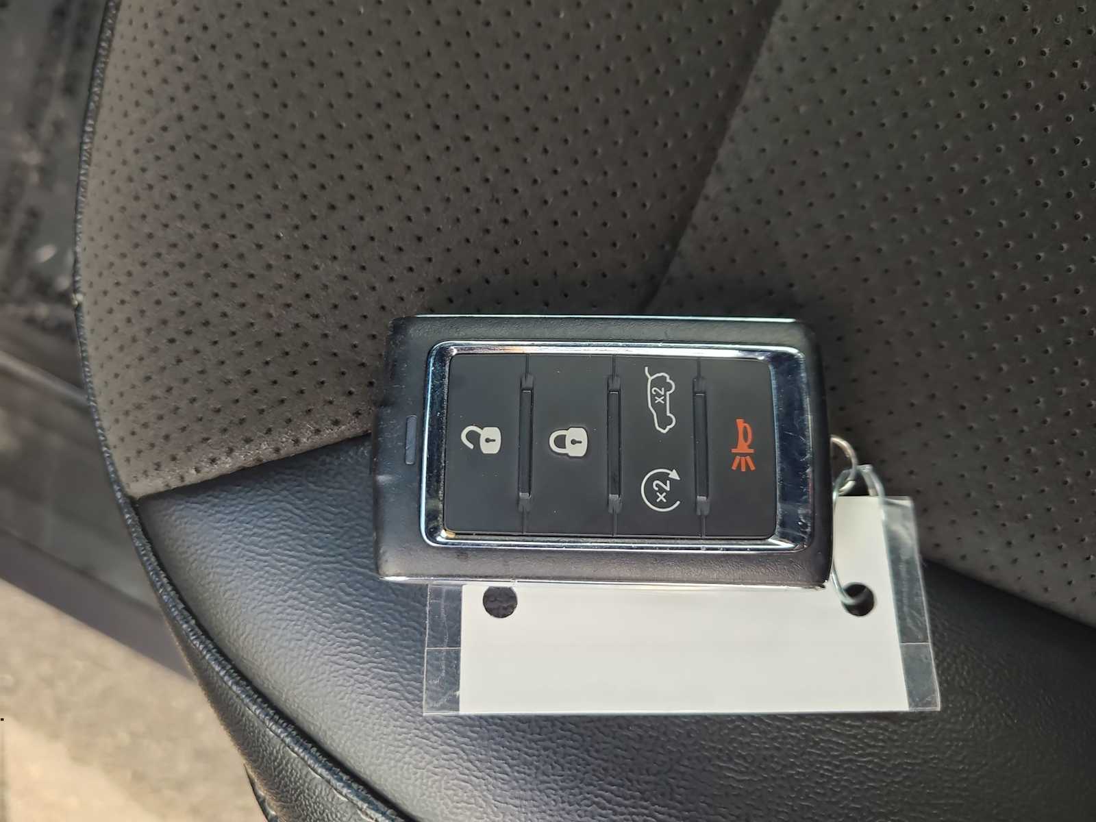 Thumbnail: 2023 Jeep Grand Cherokee - 28