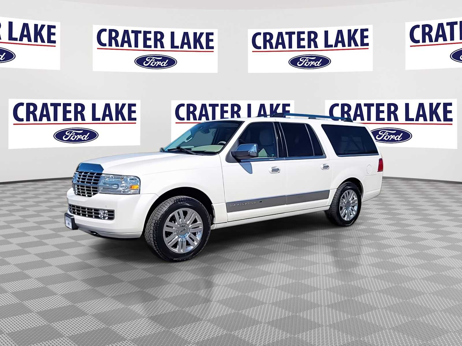 Thumbnail: 2011 Lincoln Navigator L - 4