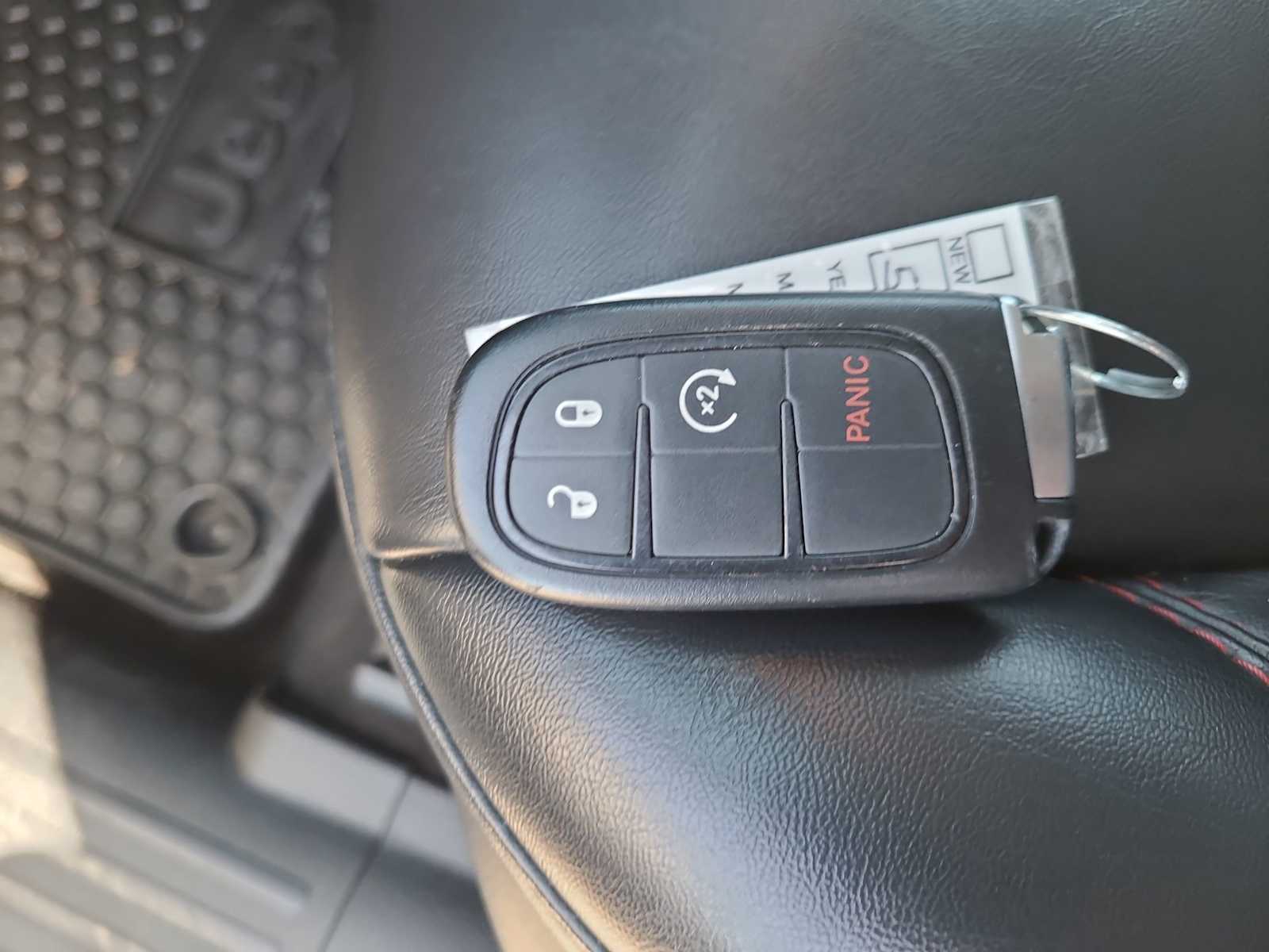 Thumbnail: 2020 Jeep Cherokee - 28