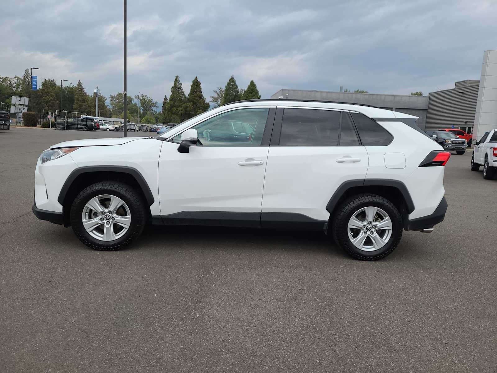 Thumbnail: 2020 Toyota RAV4 - 11