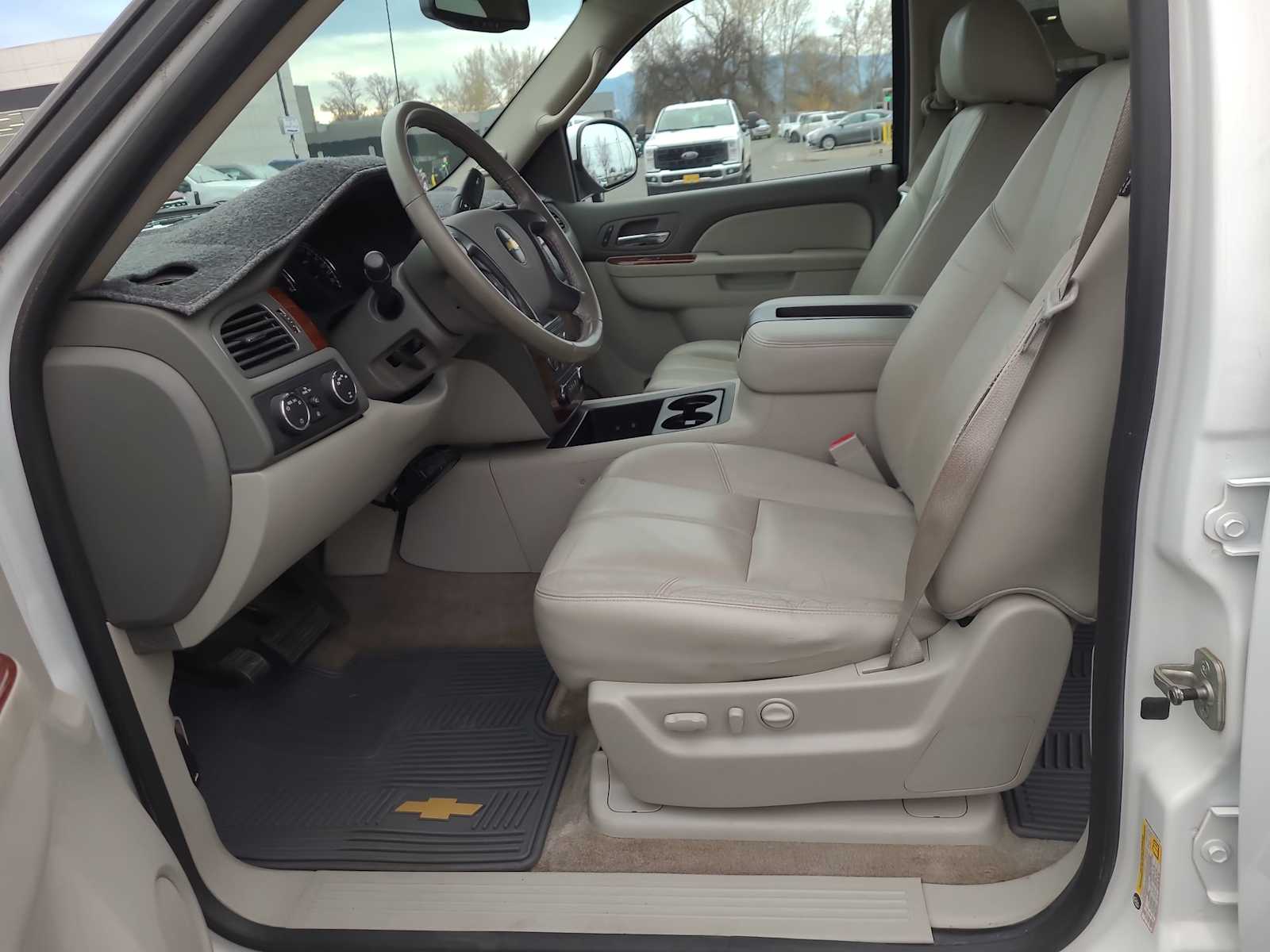 Thumbnail: 2010 Chevrolet Avalanche 1500 - 19