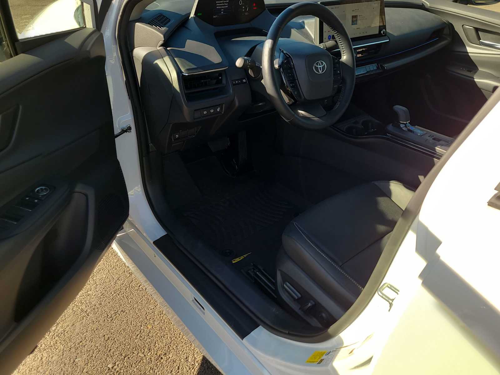 Thumbnail: 2025 Toyota Prius - 10