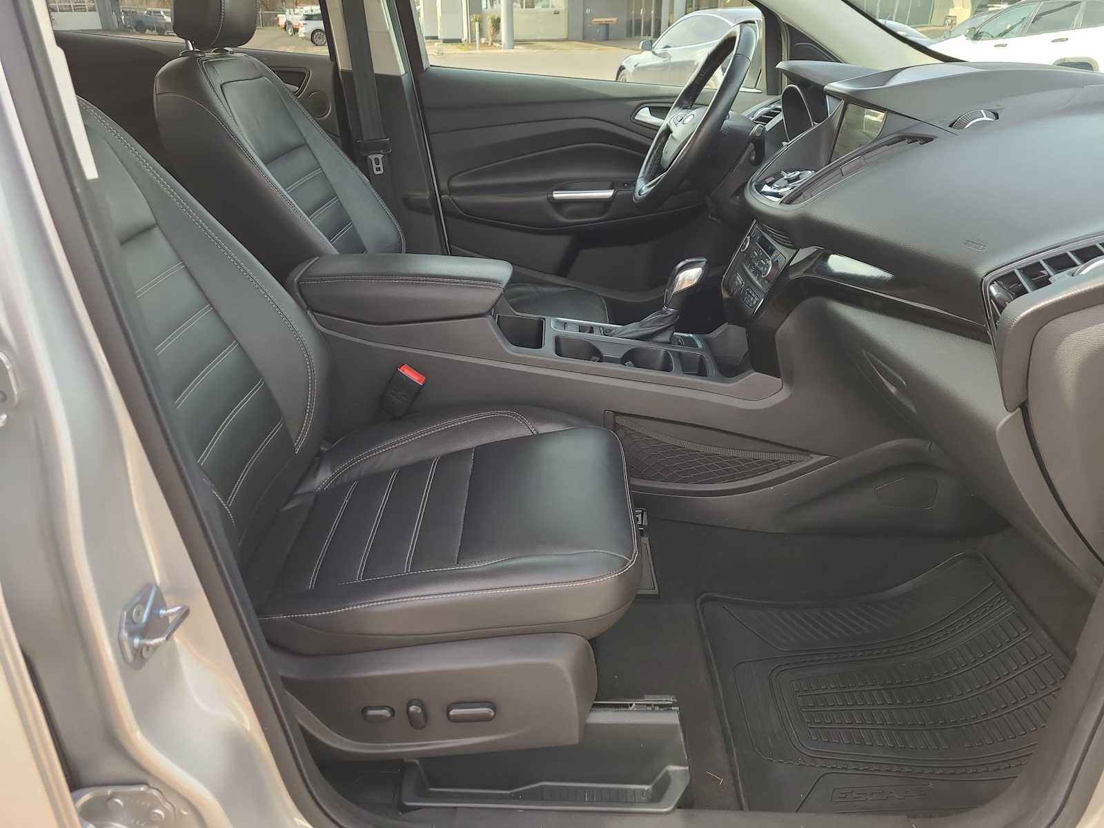 Thumbnail: 2019 Ford Escape - 22