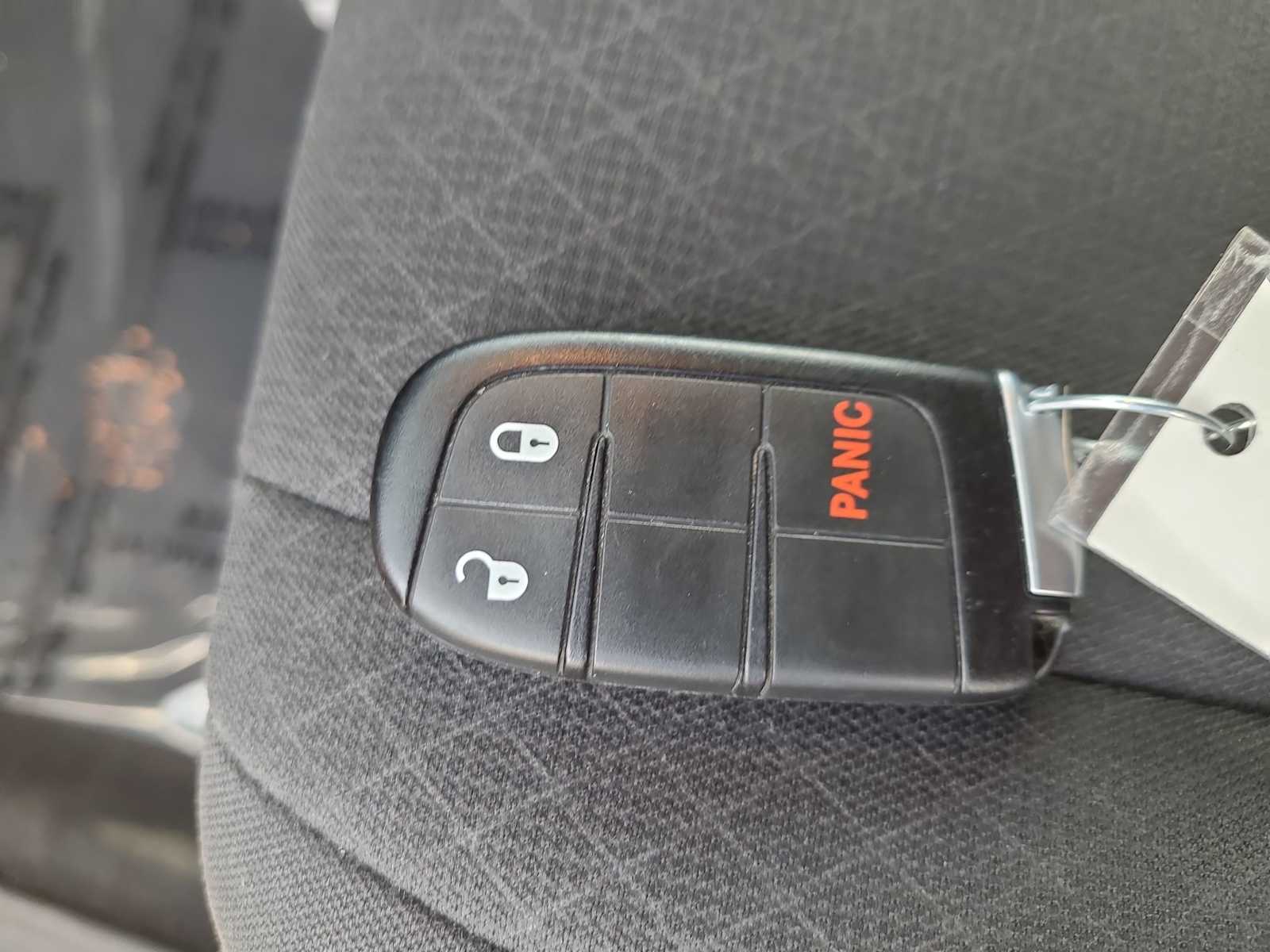 Thumbnail: 2019 Jeep Grand Cherokee - 28