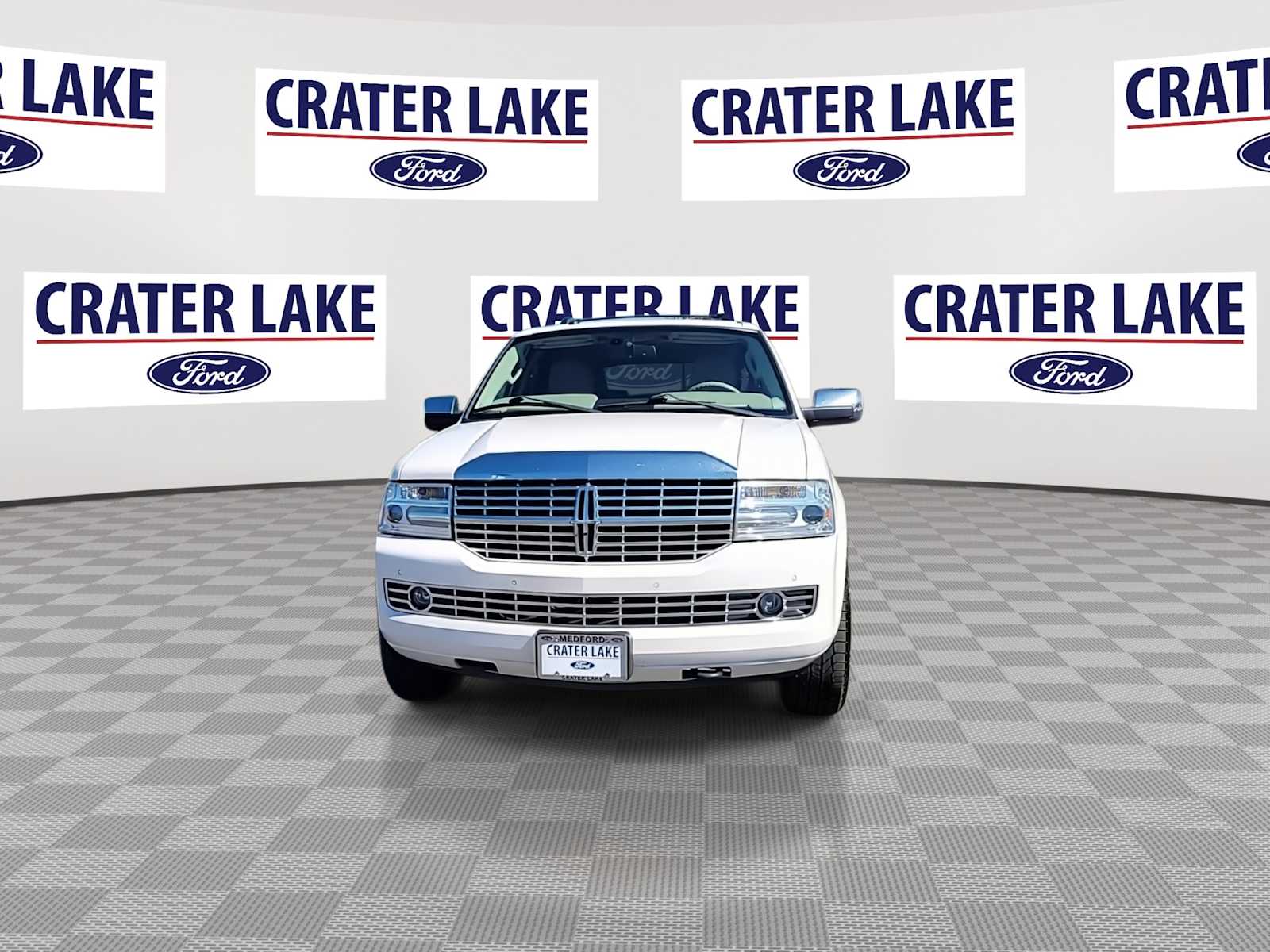 Thumbnail: 2011 Lincoln Navigator L - 3