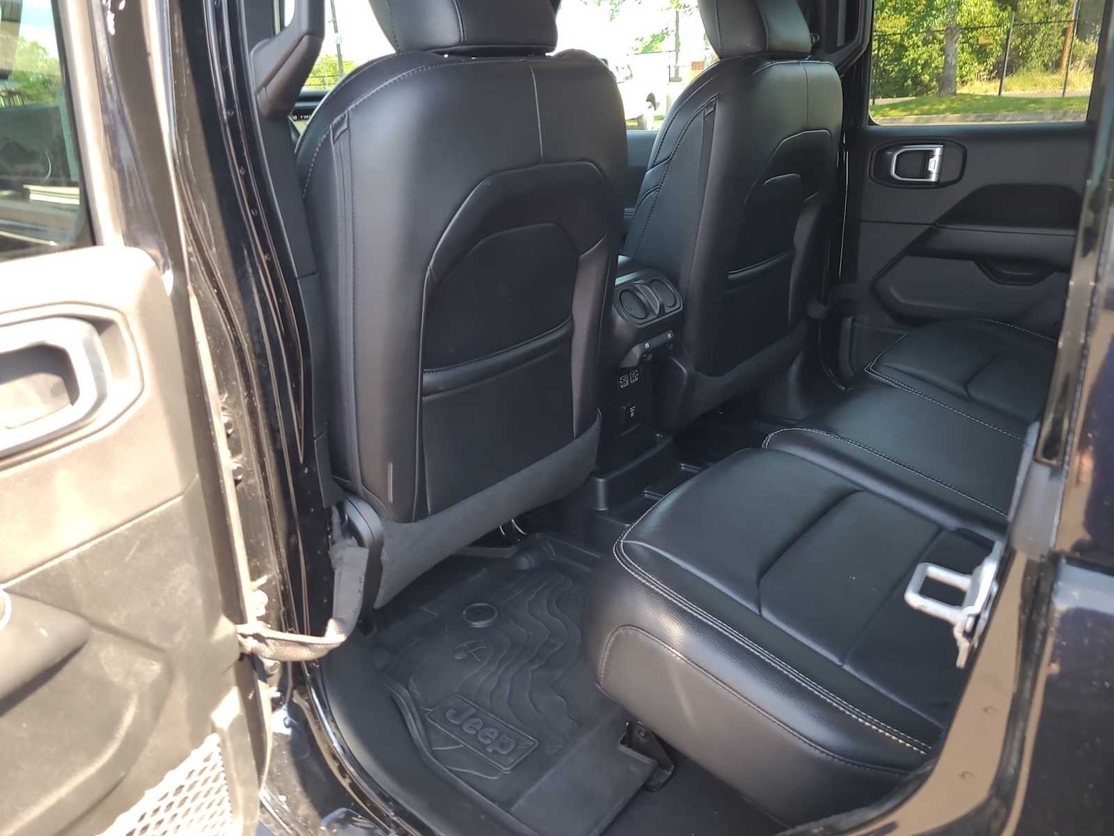 Thumbnail: 2020 Jeep Wrangler - 20