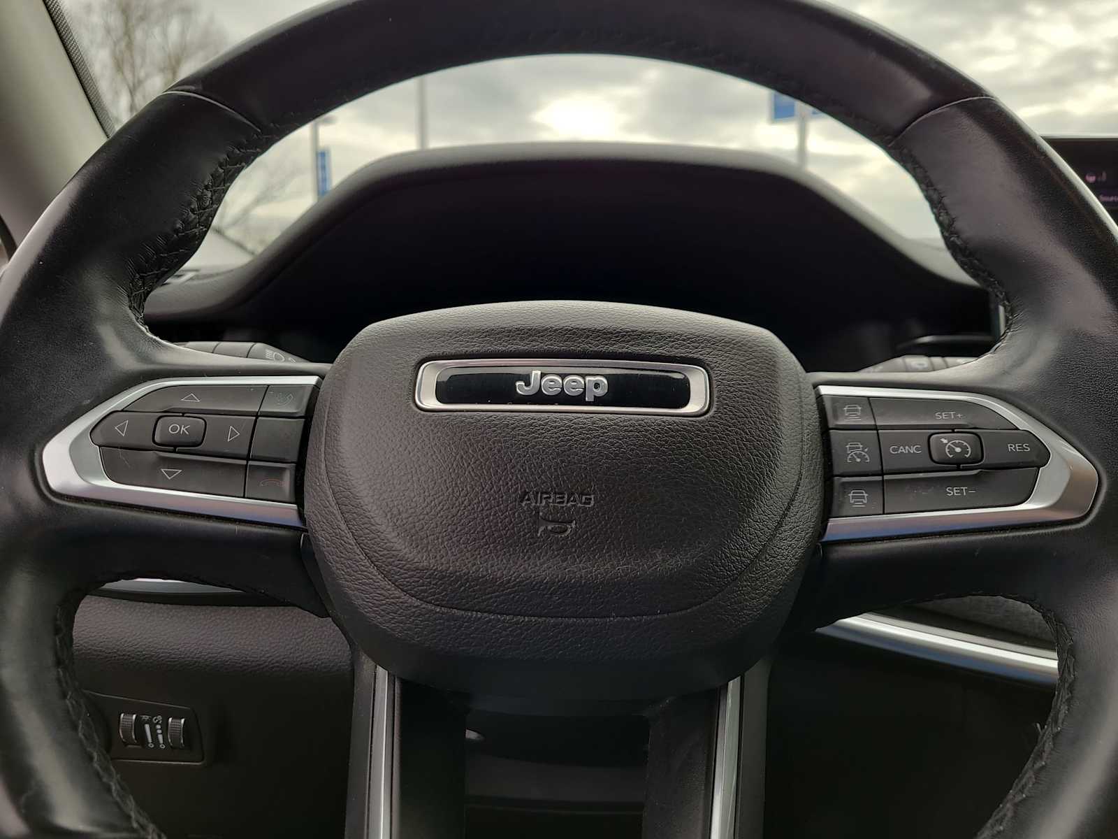 Thumbnail: 2022 Jeep Compass - 23