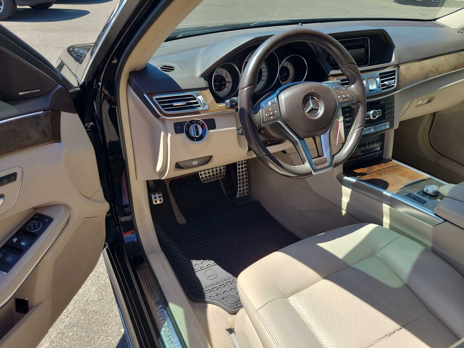 Thumbnail: 2014 Mercedes-Benz E-Class - 10
