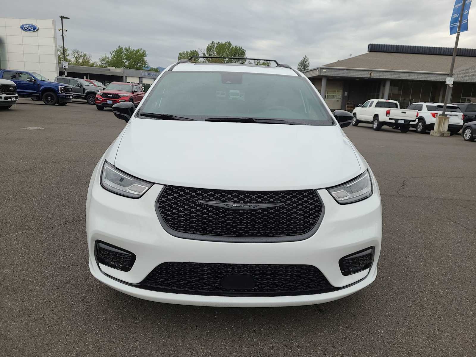 Thumbnail: 2025 Chrysler Pacifica - 14