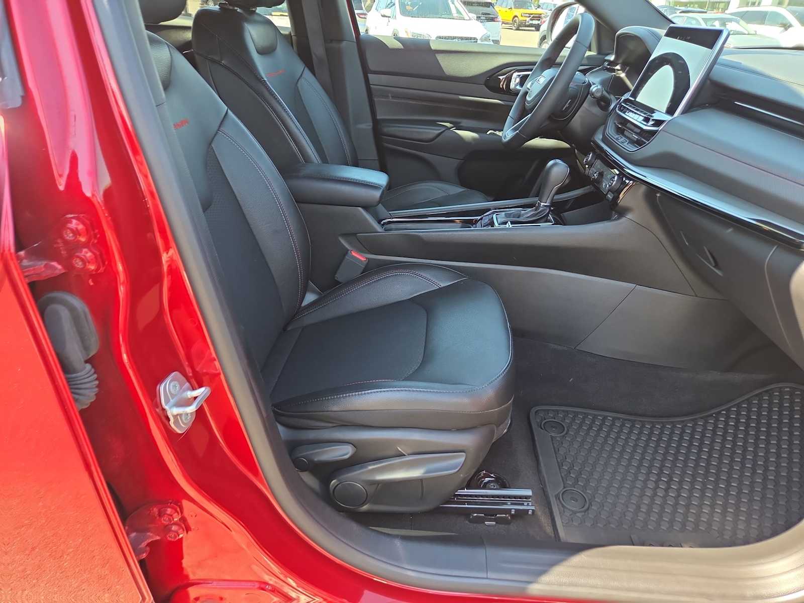 Thumbnail: 2025 Jeep Compass - 22