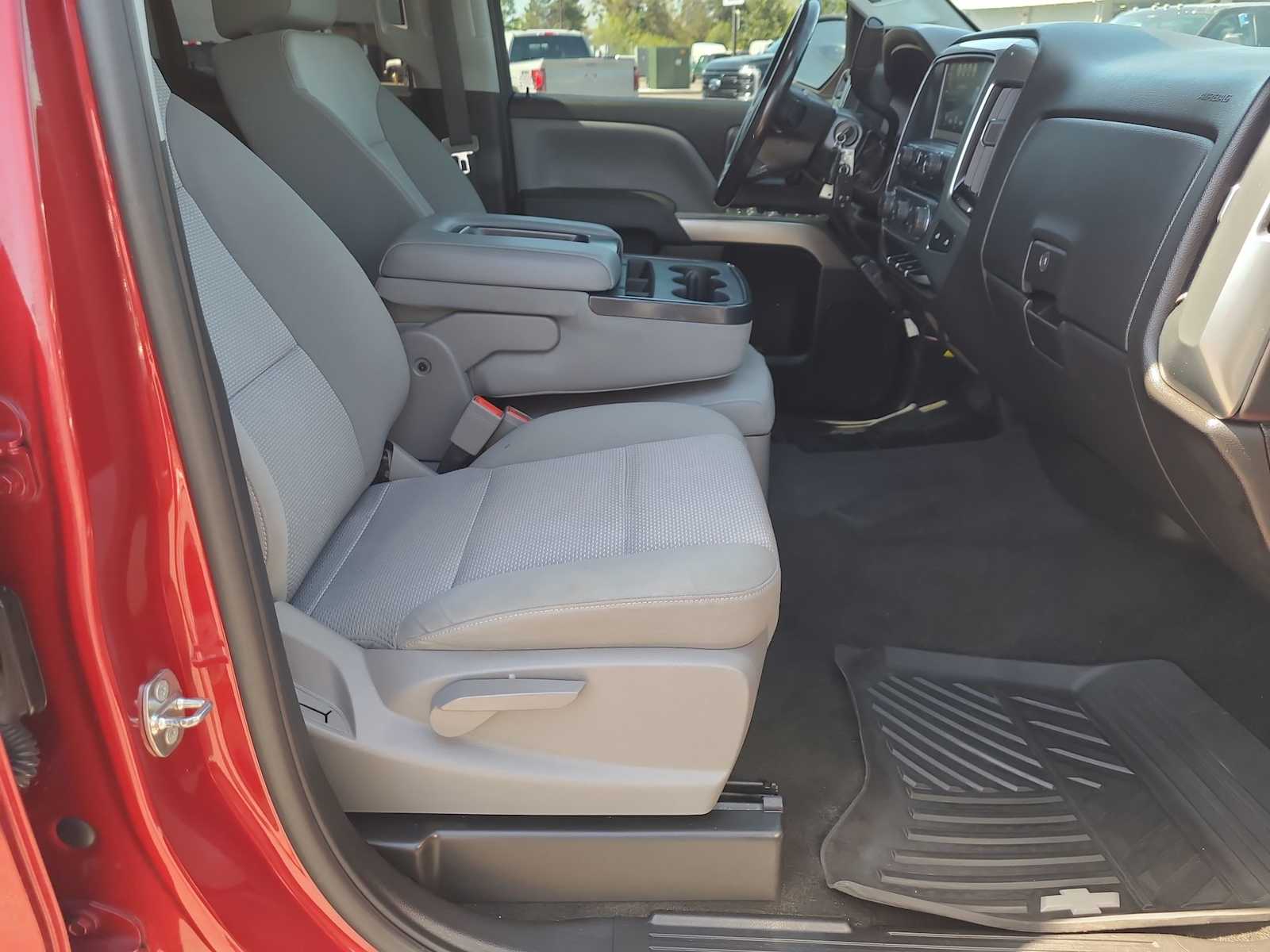 Thumbnail: 2018 Chevrolet Silverado 1500 - 22