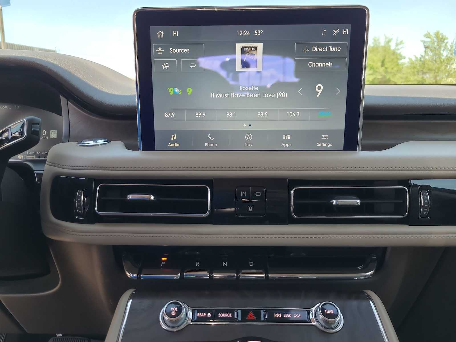 Thumbnail: 2020 Lincoln Aviator - 24
