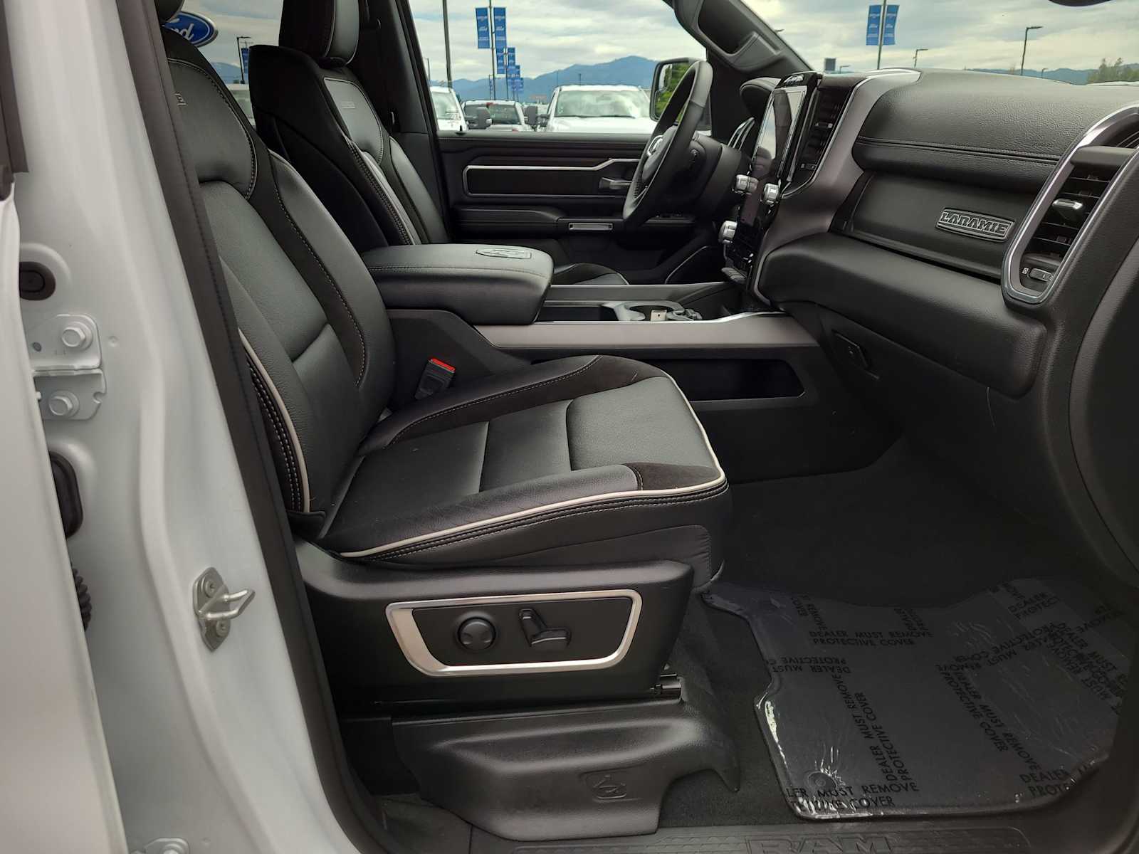 Thumbnail: 2025 RAM 1500 - 22