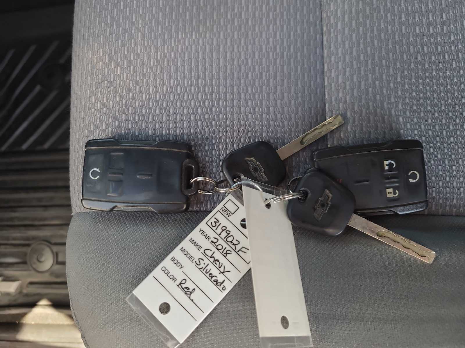 Thumbnail: 2018 Chevrolet Silverado 1500 - 28