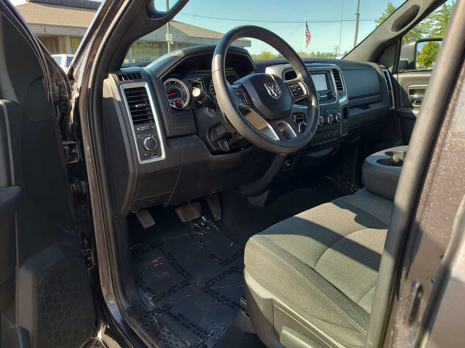 Thumbnail: 2024 RAM 1500 Classic - 10