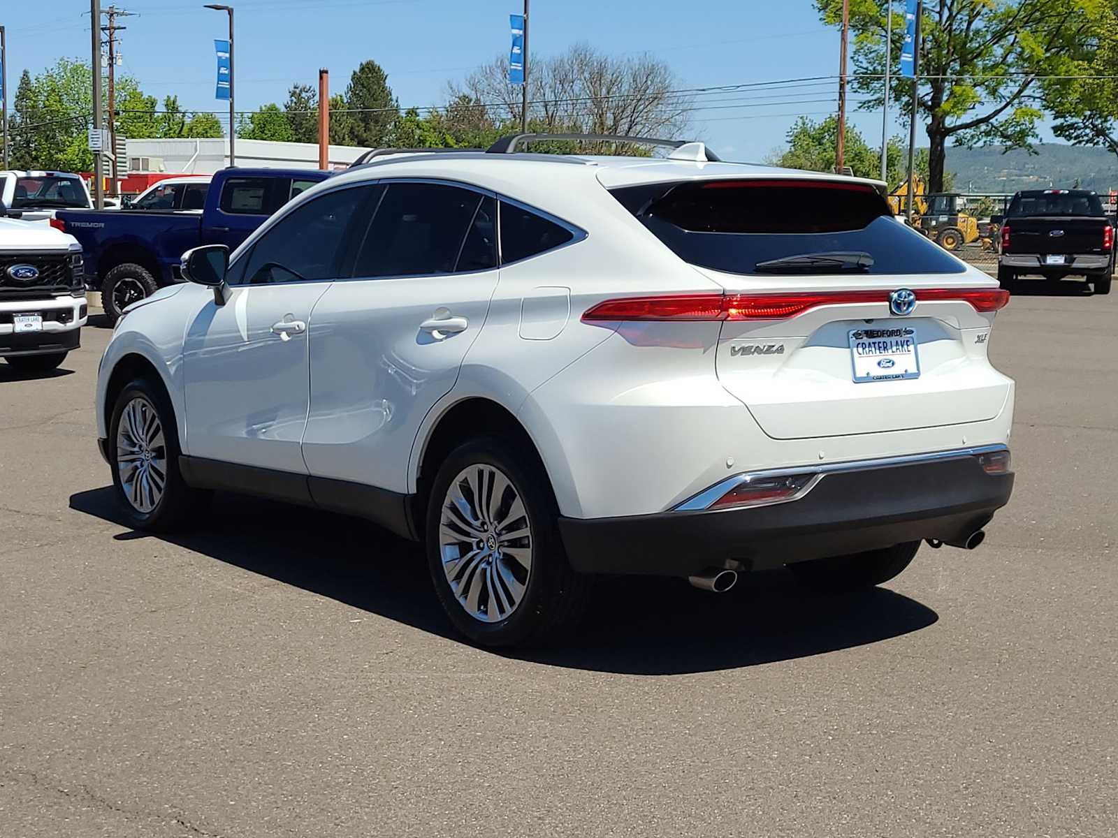 Thumbnail: 2023 Toyota Venza - 12