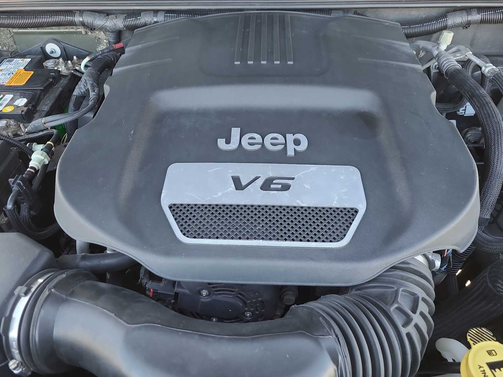 Thumbnail: 2015 Jeep Wrangler - 17