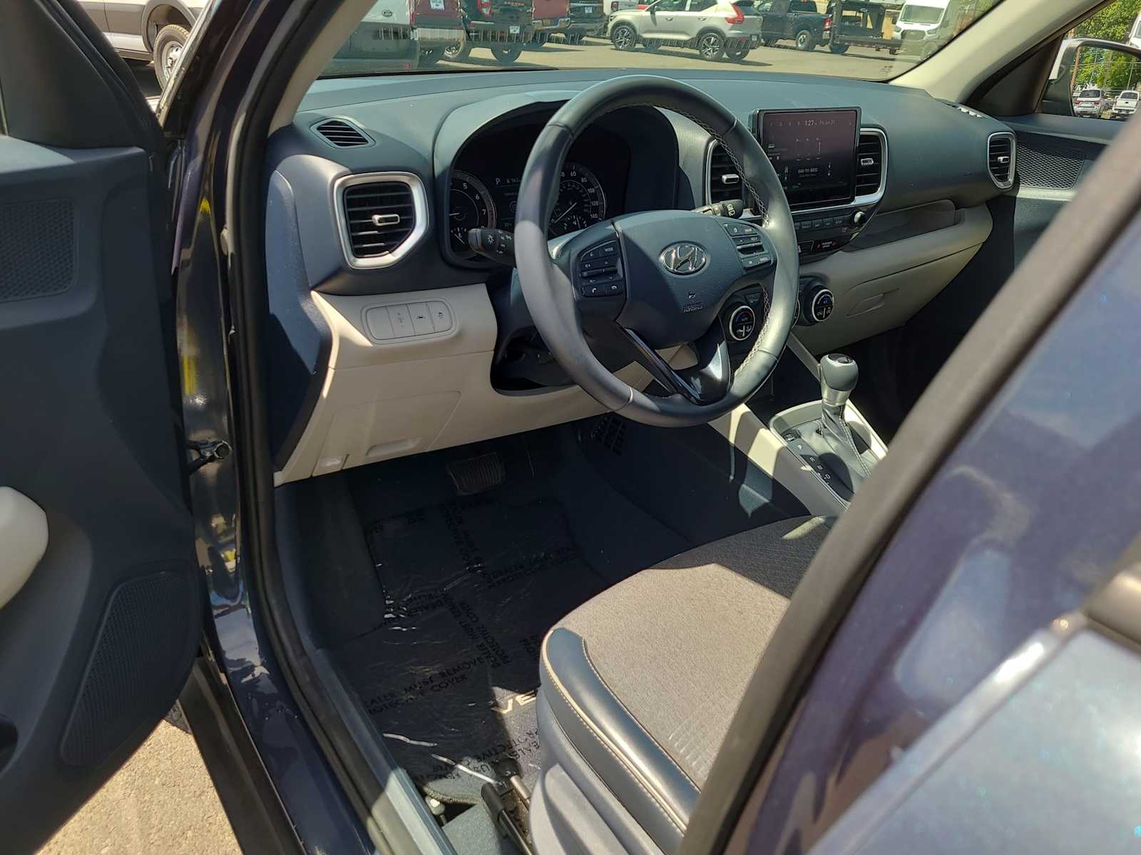 Thumbnail: 2021 Hyundai Venue - 10