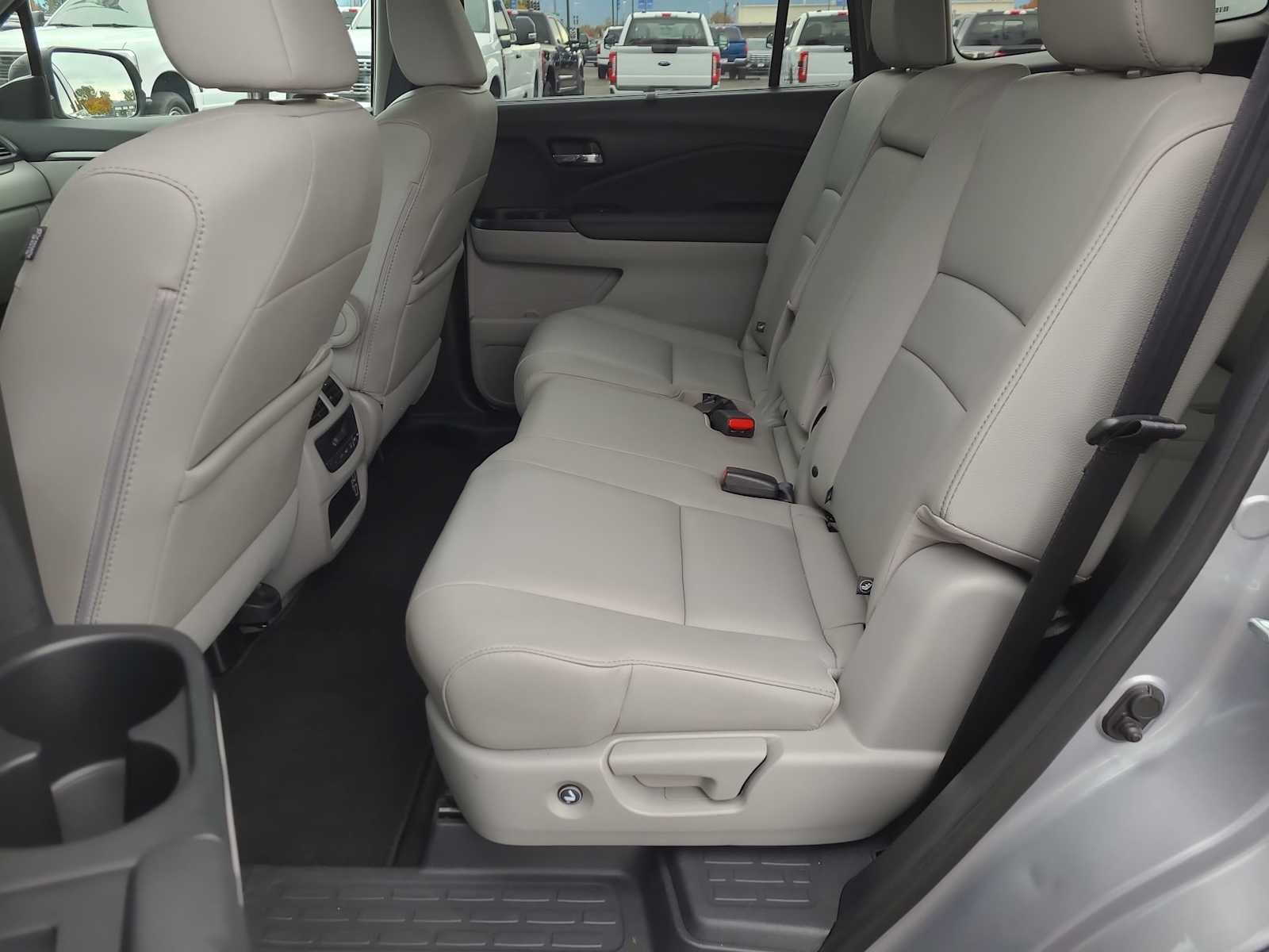 Thumbnail: 2022 Honda Pilot - 21