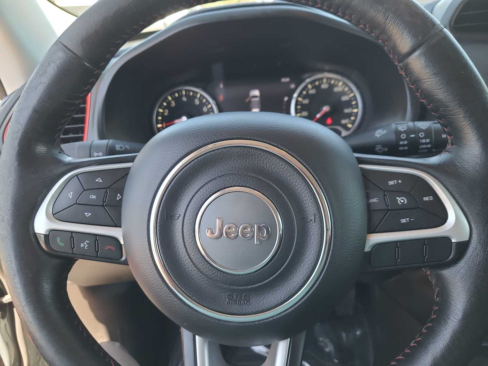 Thumbnail: 2017 Jeep Renegade - 23