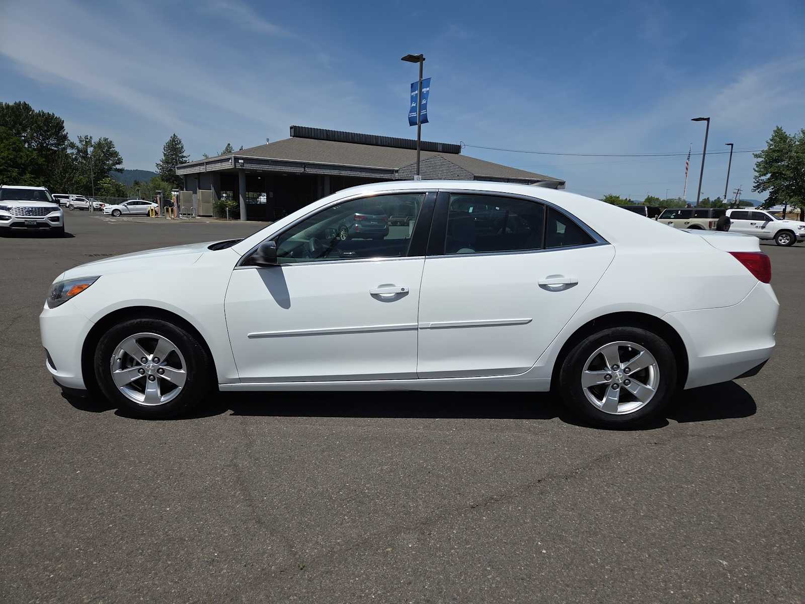 Thumbnail: 2015 Chevrolet Malibu - 11