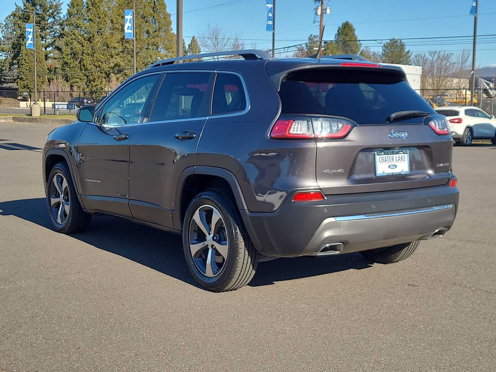 Thumbnail: 2019 Jeep Cherokee - 12