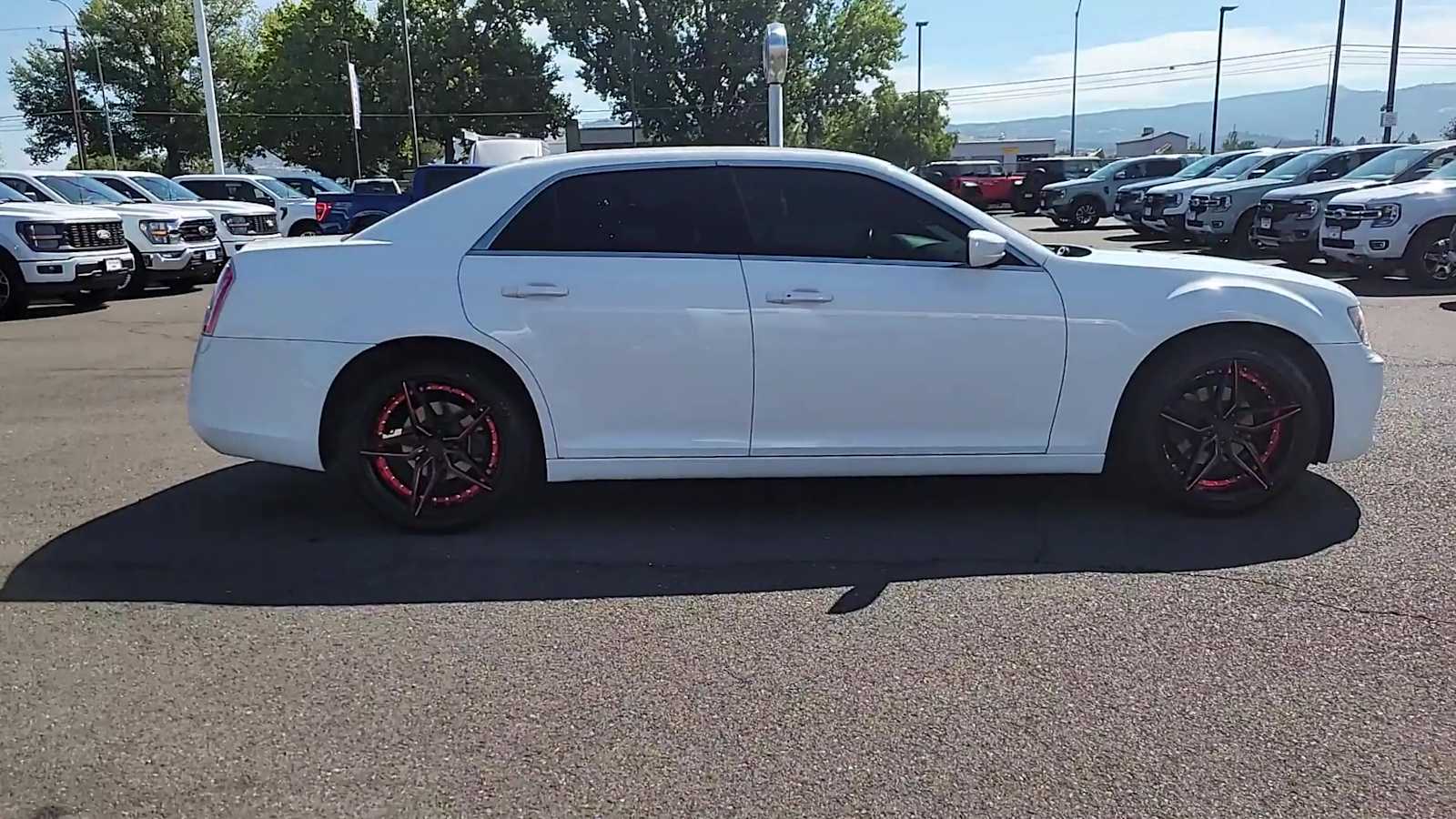 2014 Chrysler 300 S 9