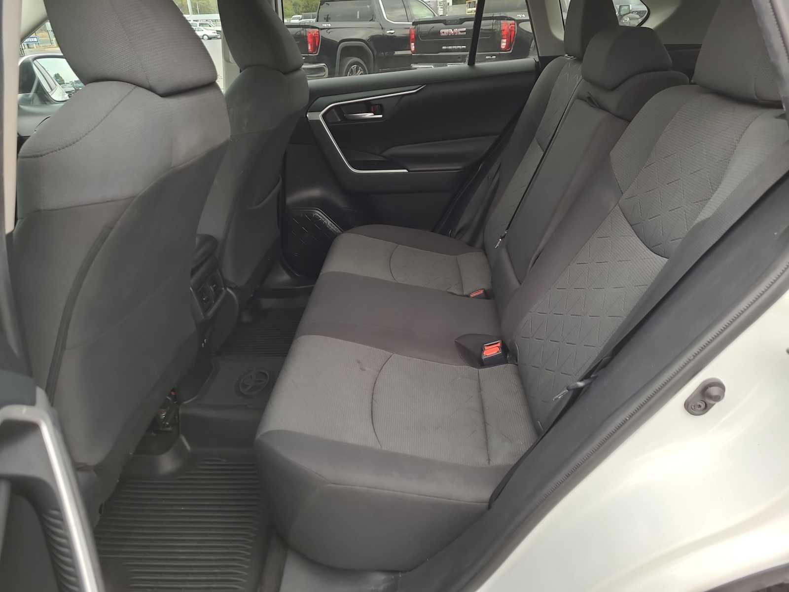 Thumbnail: 2020 Toyota RAV4 - 21