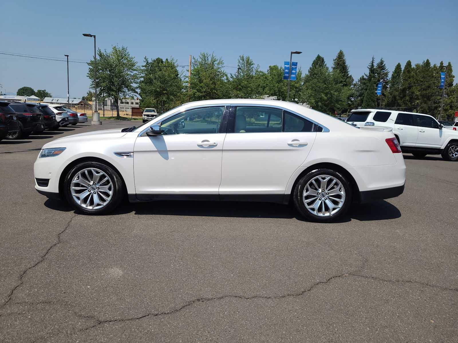 Thumbnail: 2018 Ford Taurus - 11