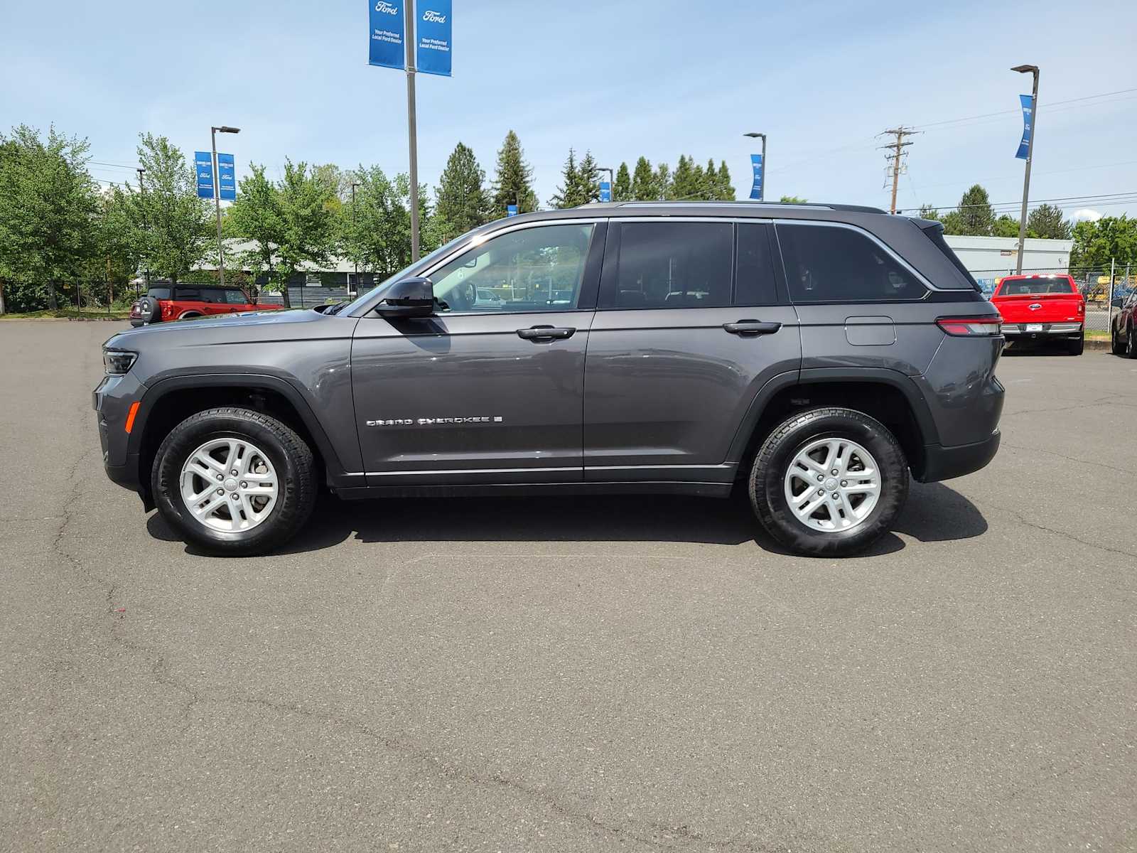 Thumbnail: 2023 Jeep Grand Cherokee - 11