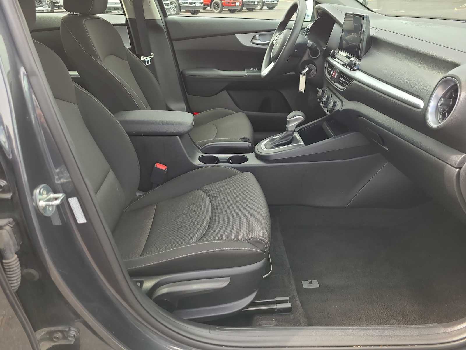 Thumbnail: 2024 Kia Forte - 22