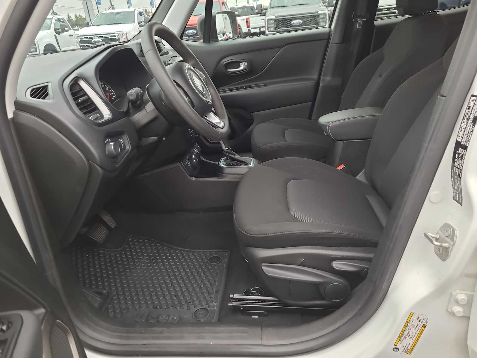 Thumbnail: 2023 Jeep Renegade - 19