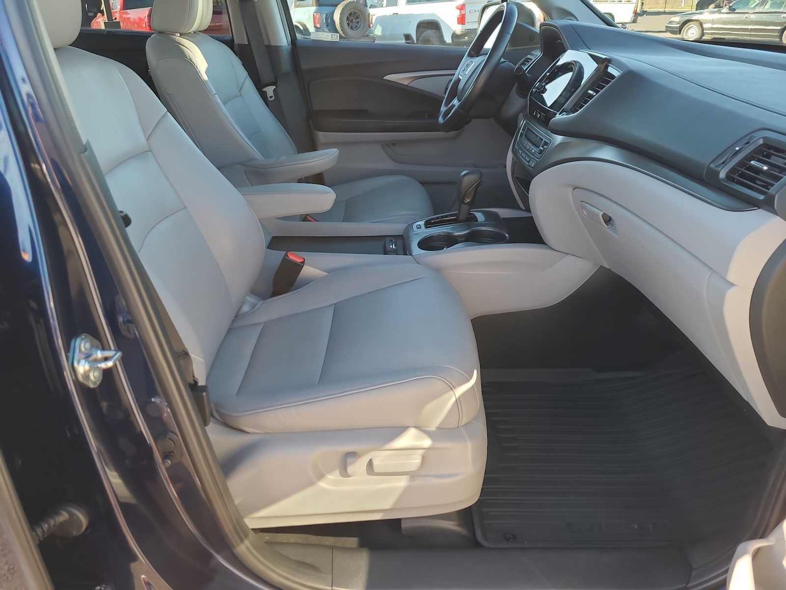 Thumbnail: 2020 Honda Pilot - 22