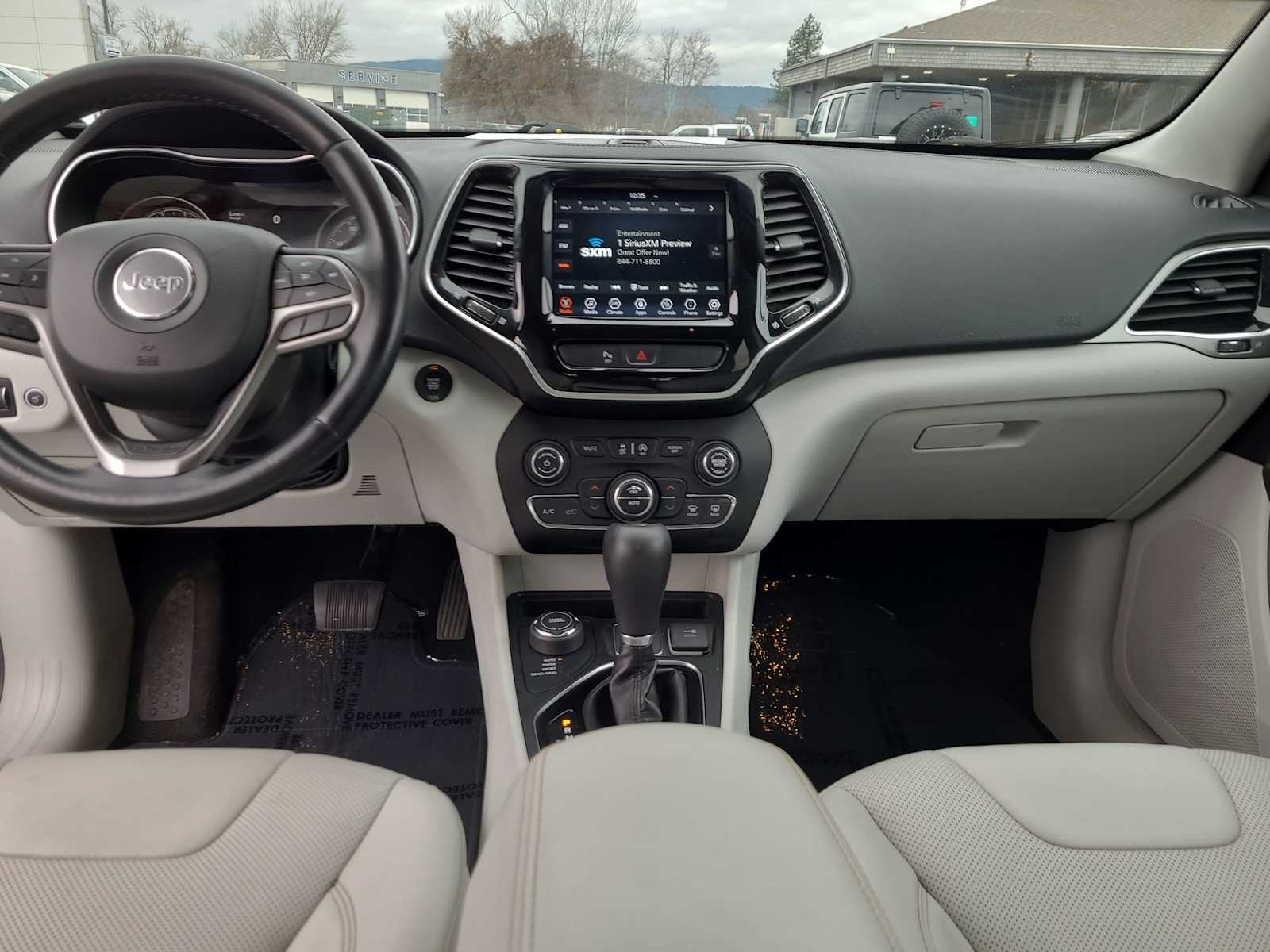 Thumbnail: 2019 Jeep Cherokee - 18