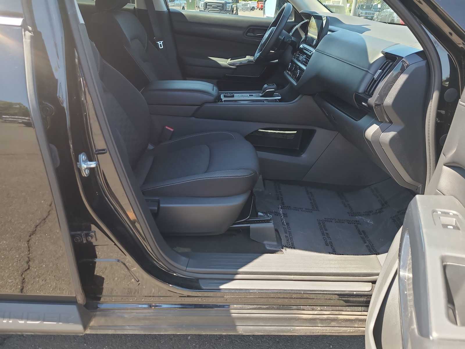 Thumbnail: 2024 Nissan Pathfinder - 22