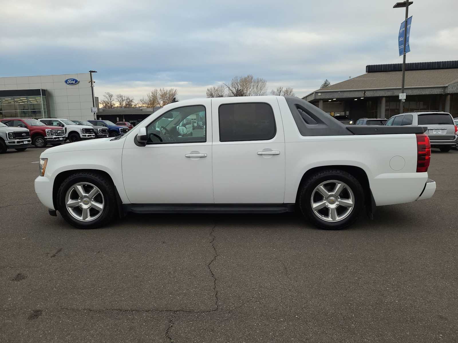 Thumbnail: 2010 Chevrolet Avalanche 1500 - 11