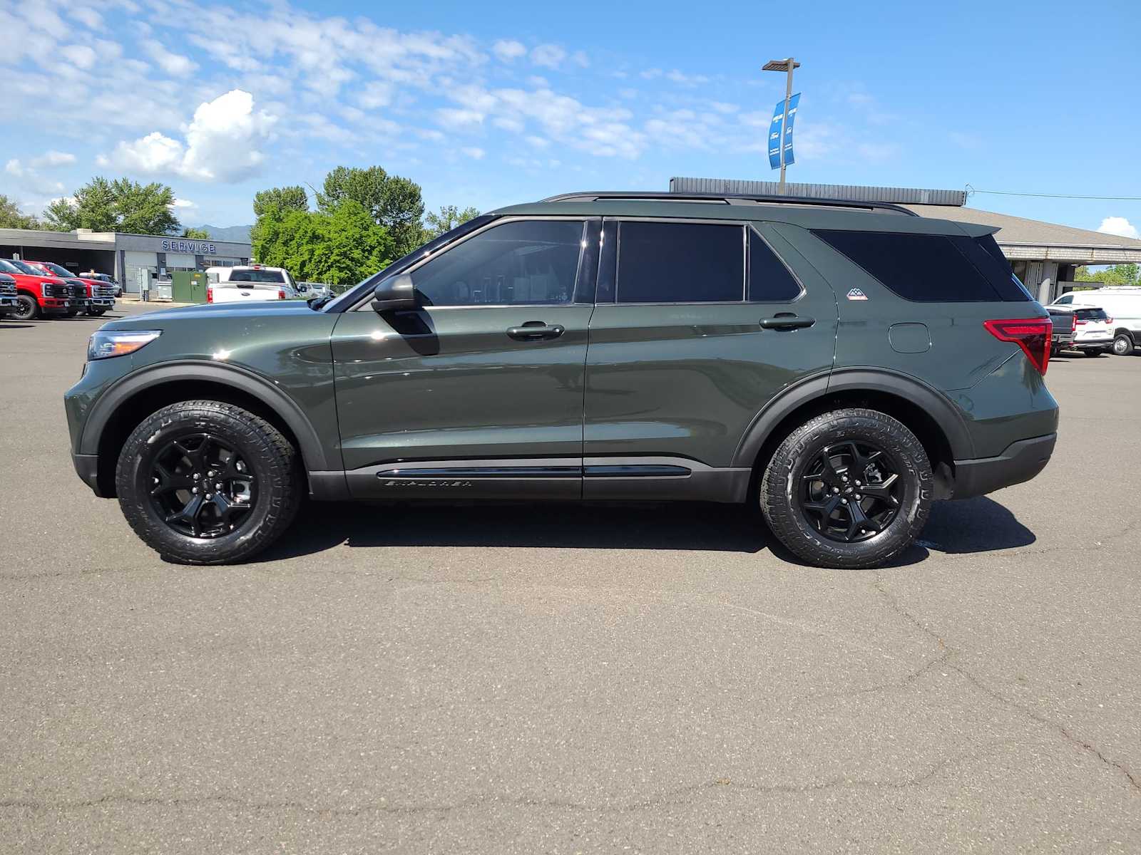 Thumbnail: 2022 Ford Explorer - 11