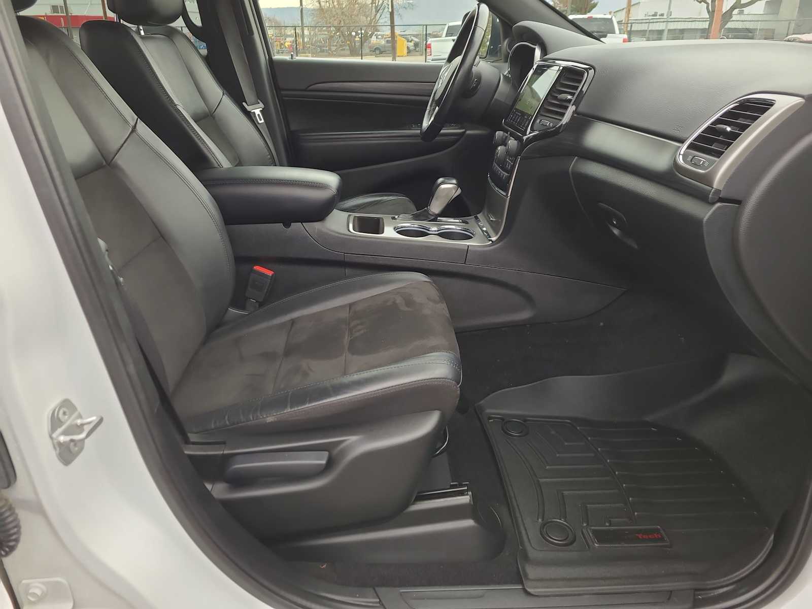 Thumbnail: 2022 Jeep Grand Cherokee - 22